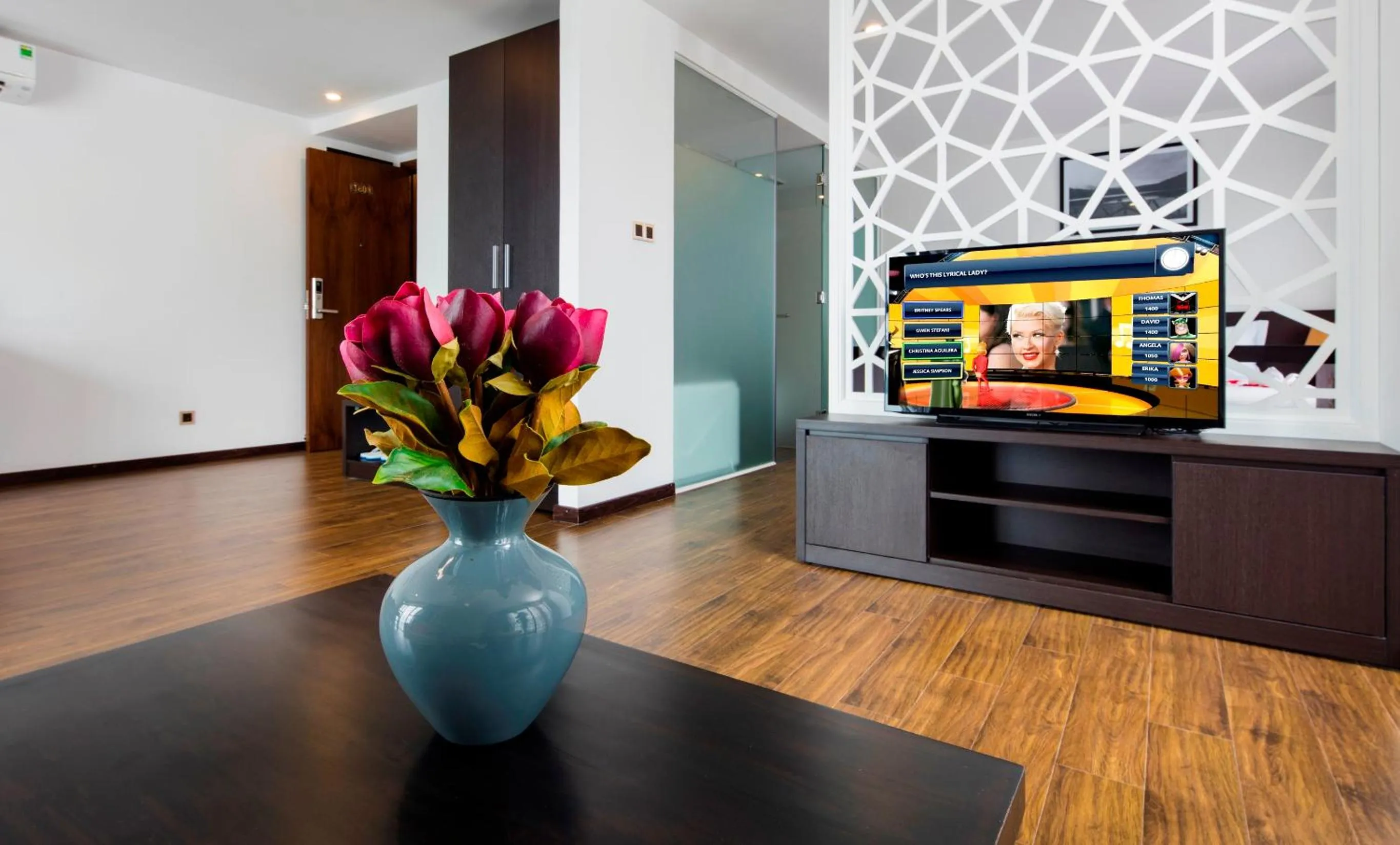 Communal lounge/ TV room in La Sera Hotel