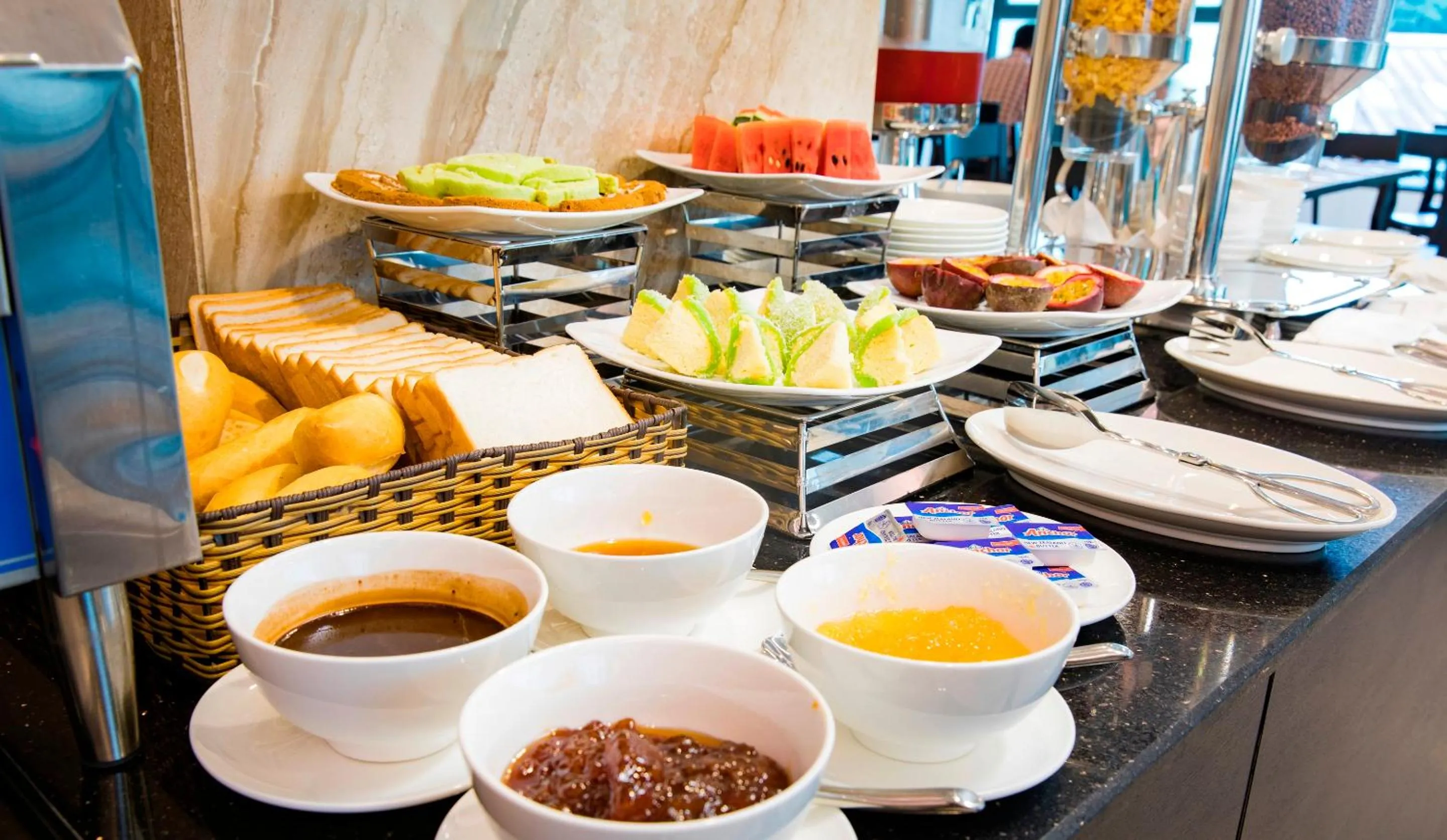 Restaurant/places to eat in La Sera Hotel