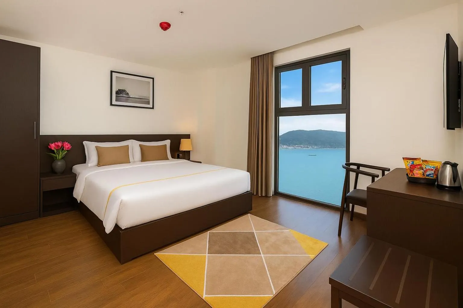 Bedroom, Bed in Meriton Hotel Nha Trang