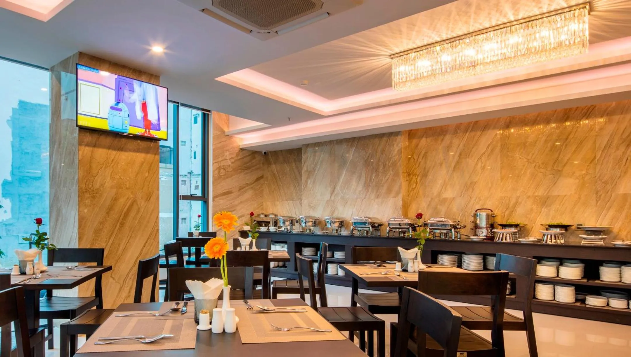 Restaurant/places to eat in La Sera Hotel