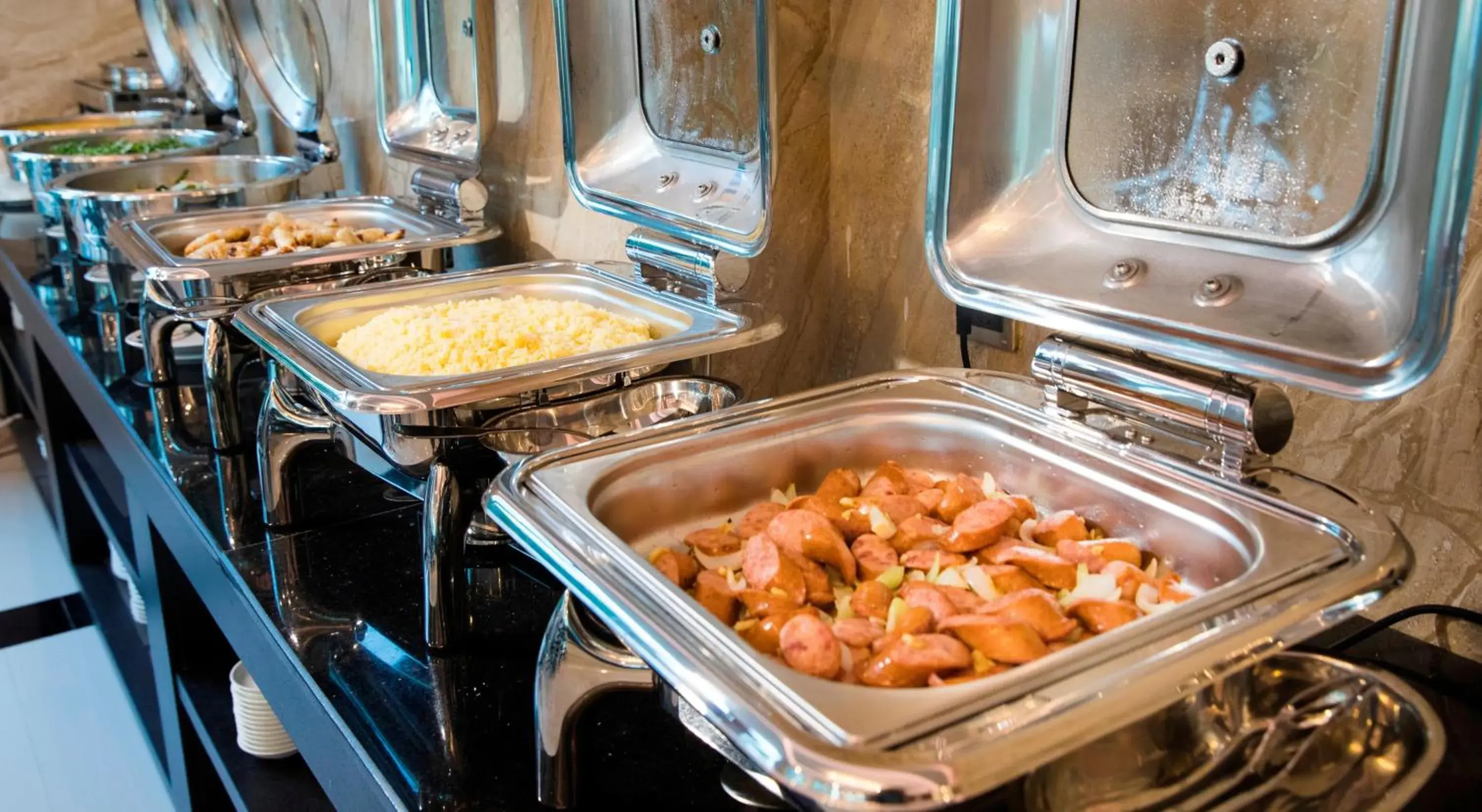 Restaurant/places to eat in Meriton Hotel Nha Trang Restaurant/places to eat in Meriton Hotel Nha Trang