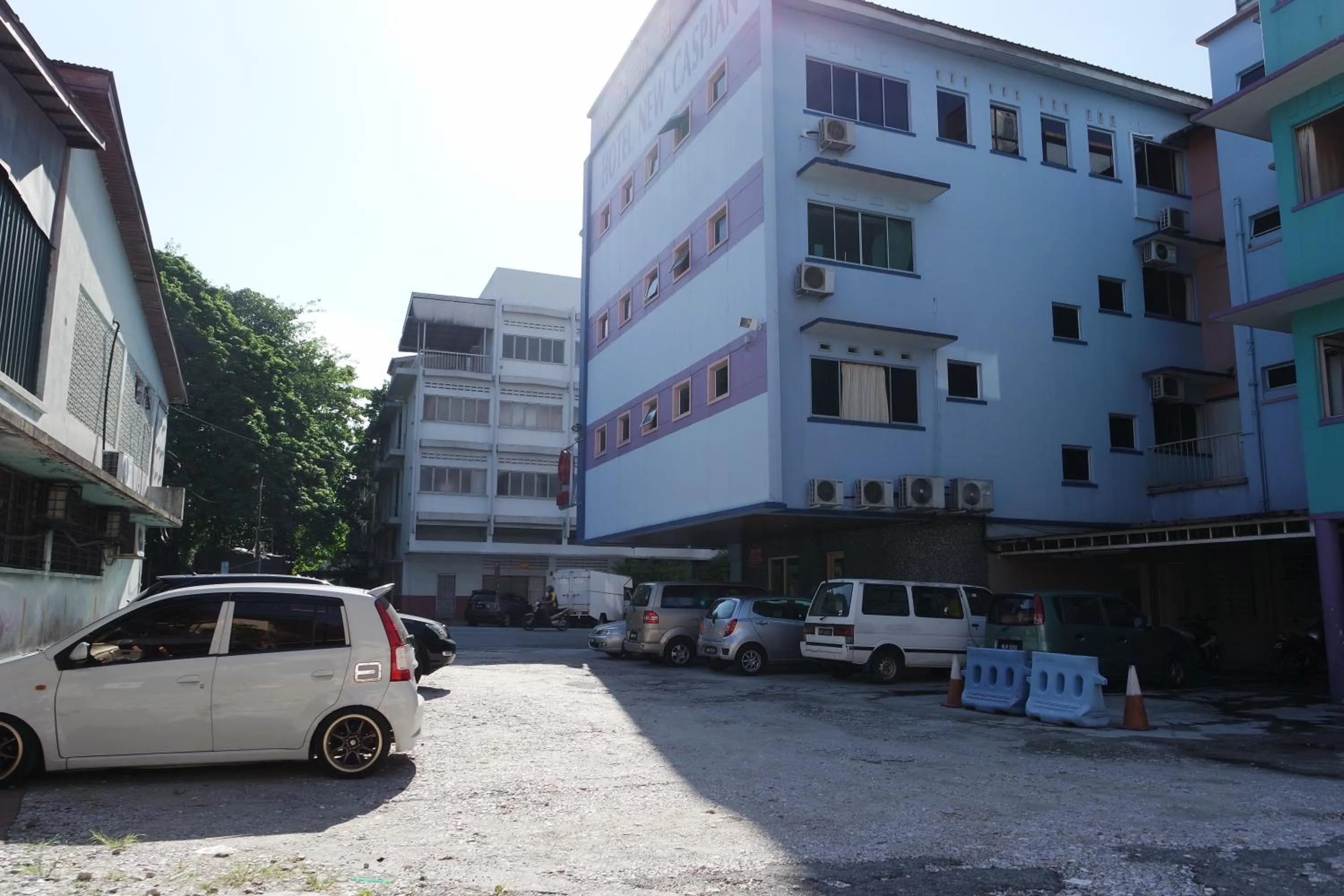 Area and facilities in New Caspian Hotel