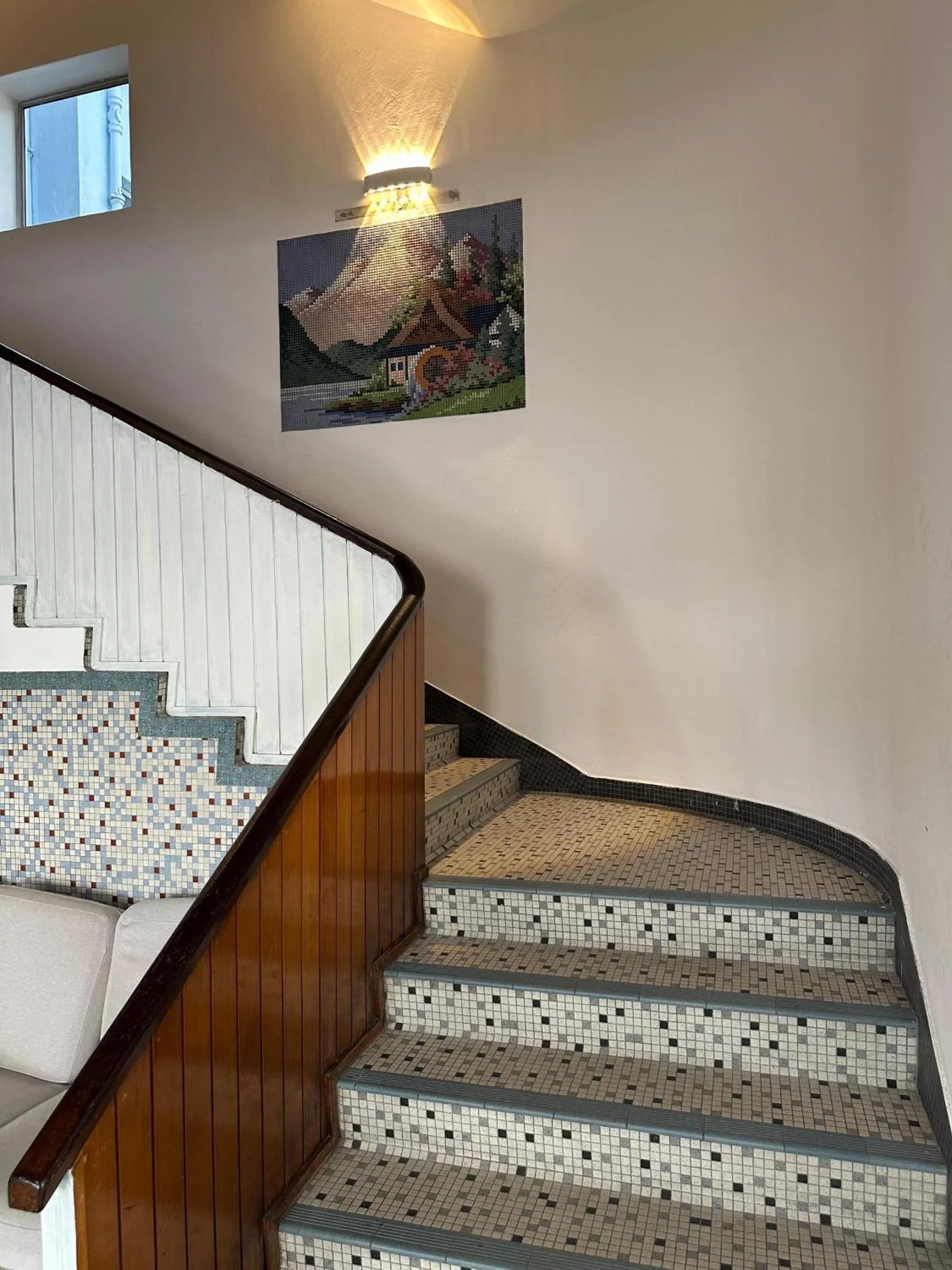 New Caspian Hotel