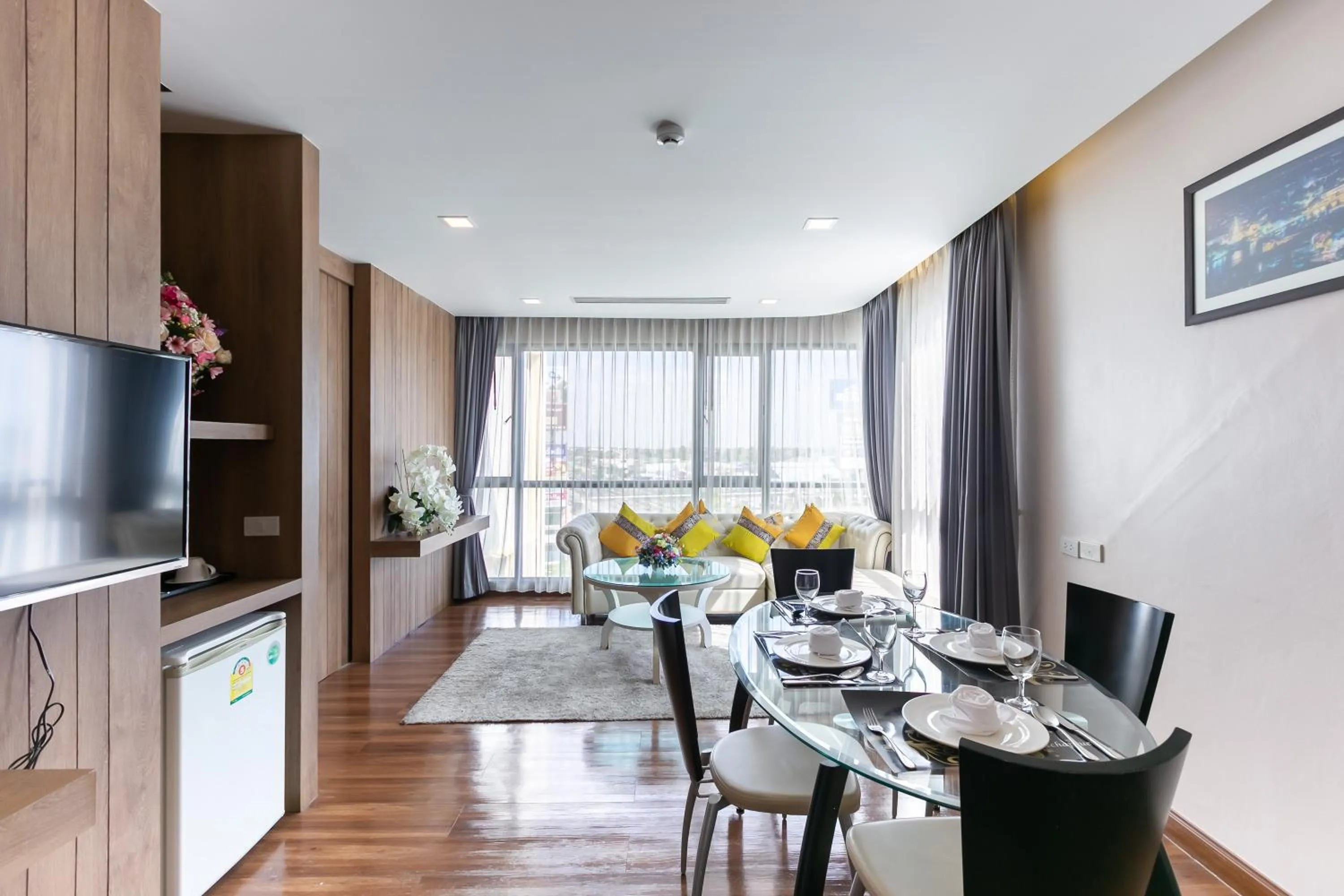 Living room in Grand Ratchapruek Hotel