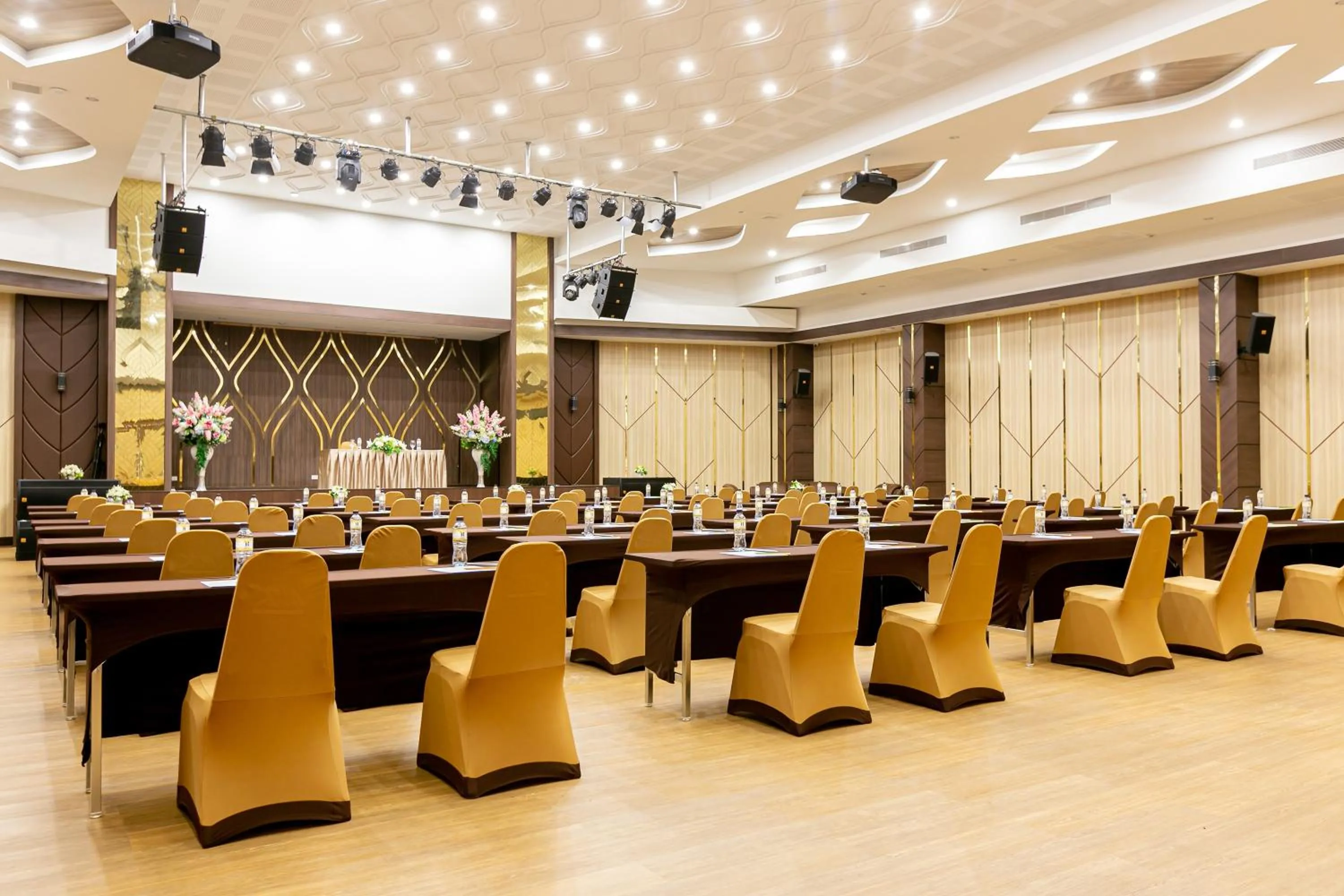 Banquet/Function facilities in Grand Ratchapruek Hotel