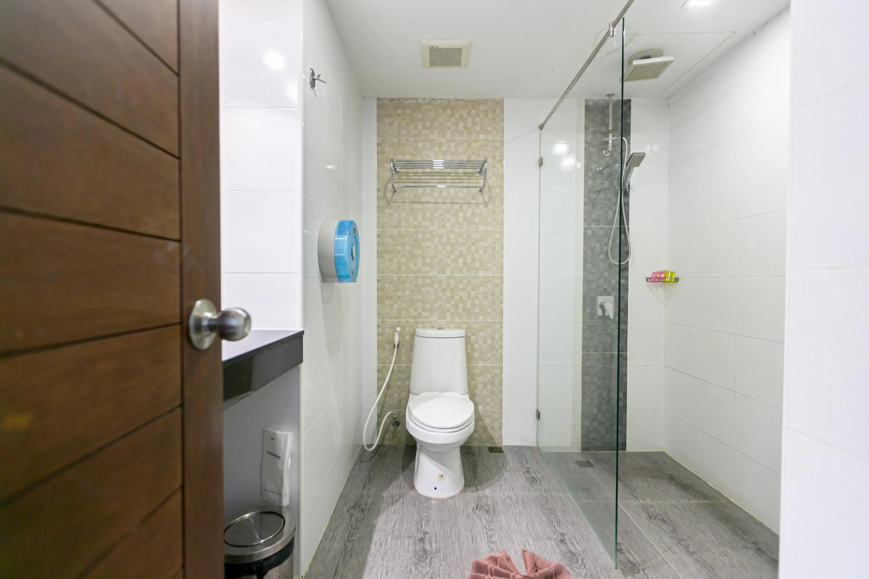 Bathroom in Grand Ratchapruek Hotel