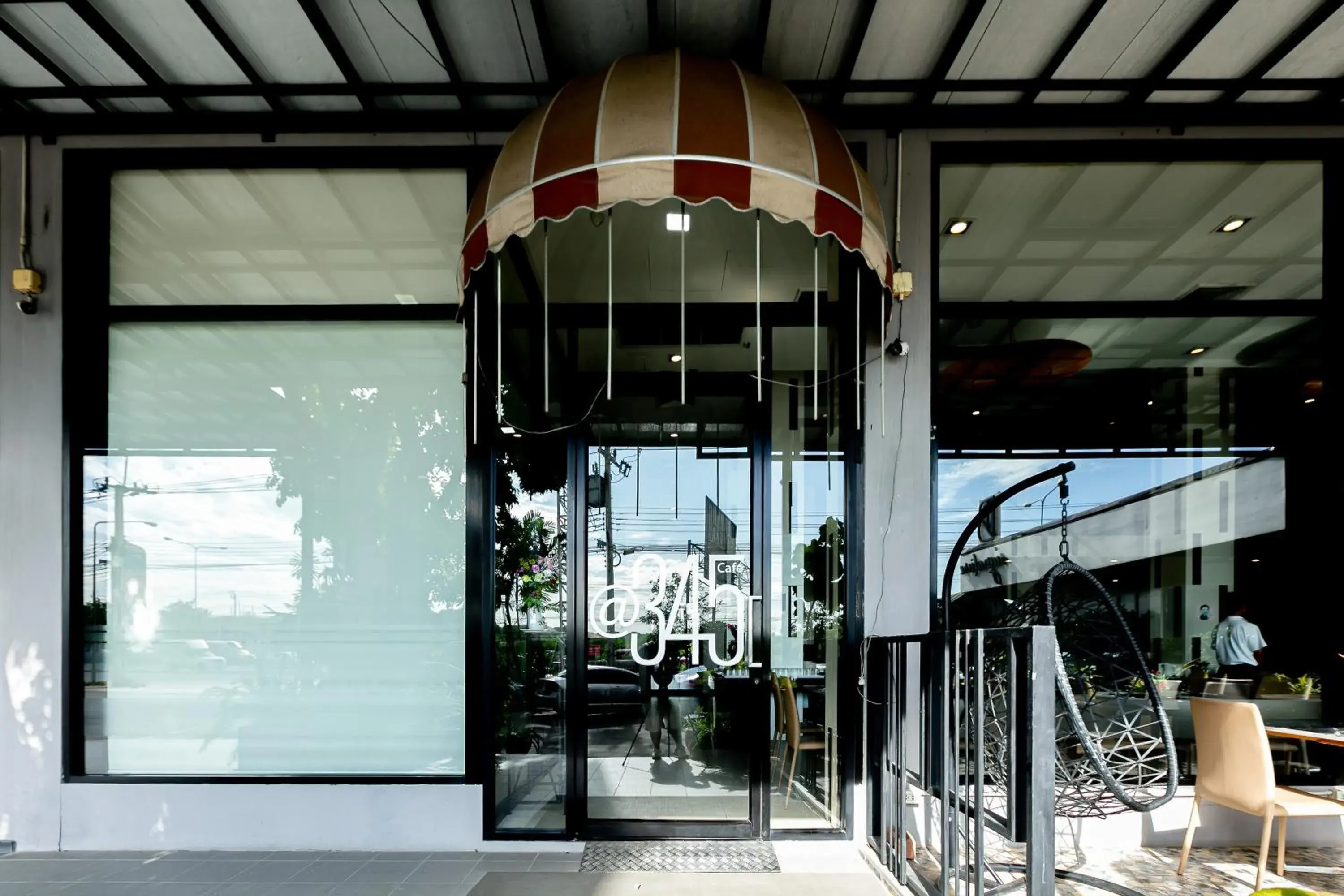 Facade/entrance in Grand Ratchapruek Hotel Facade/entrance in Grand Ratchapruek Hotel