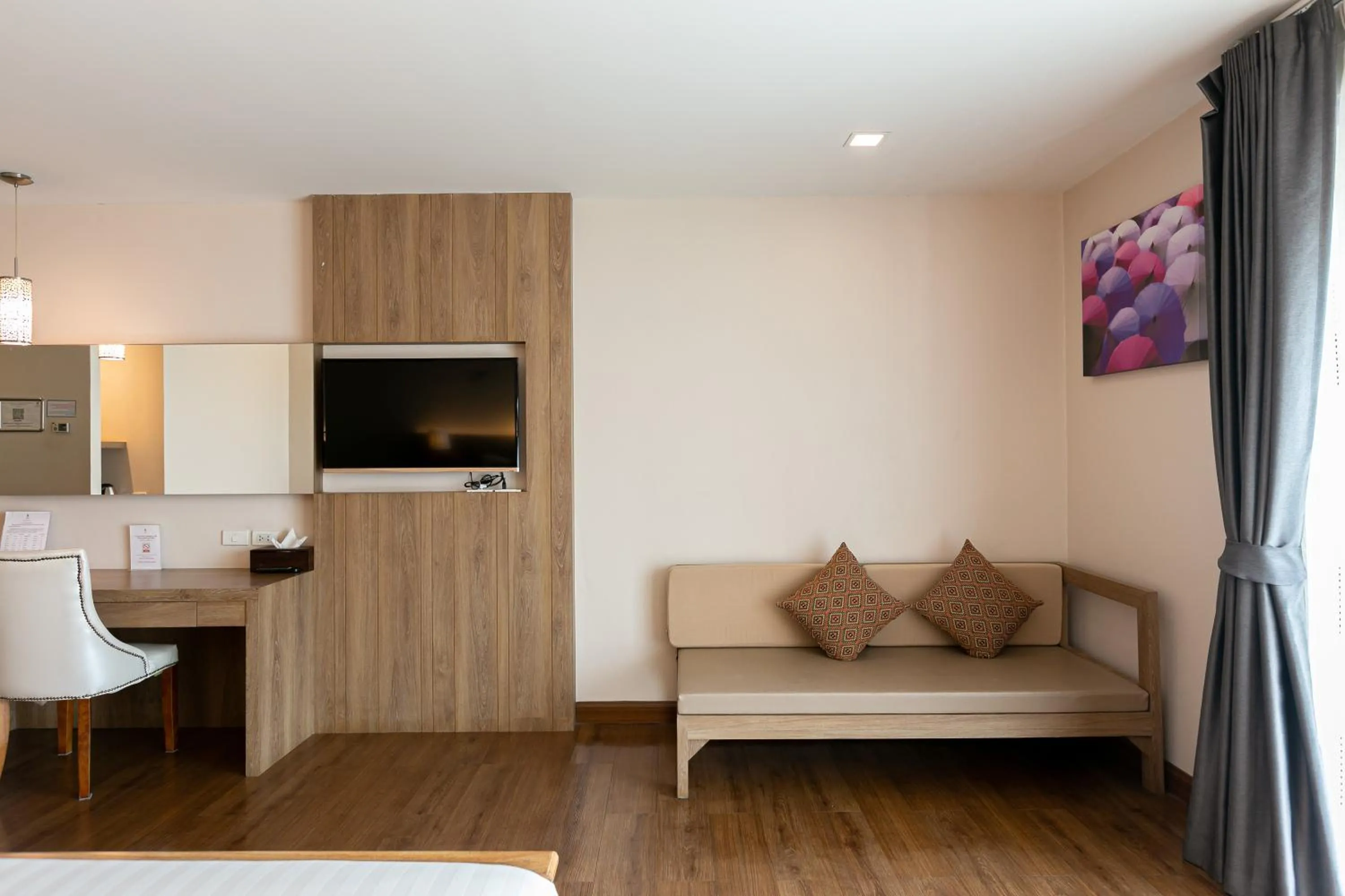 Living room in Grand Ratchapruek Hotel