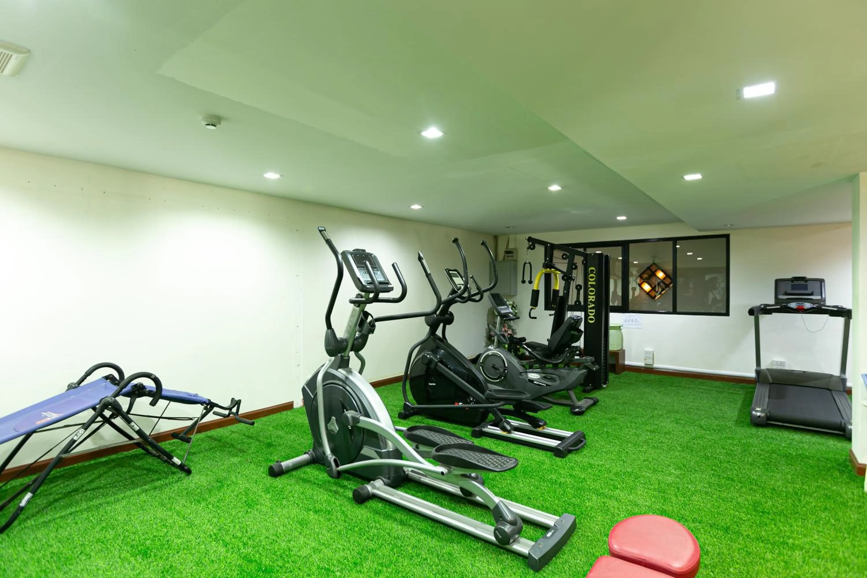 Fitness centre/facilities in Grand Ratchapruek Hotel