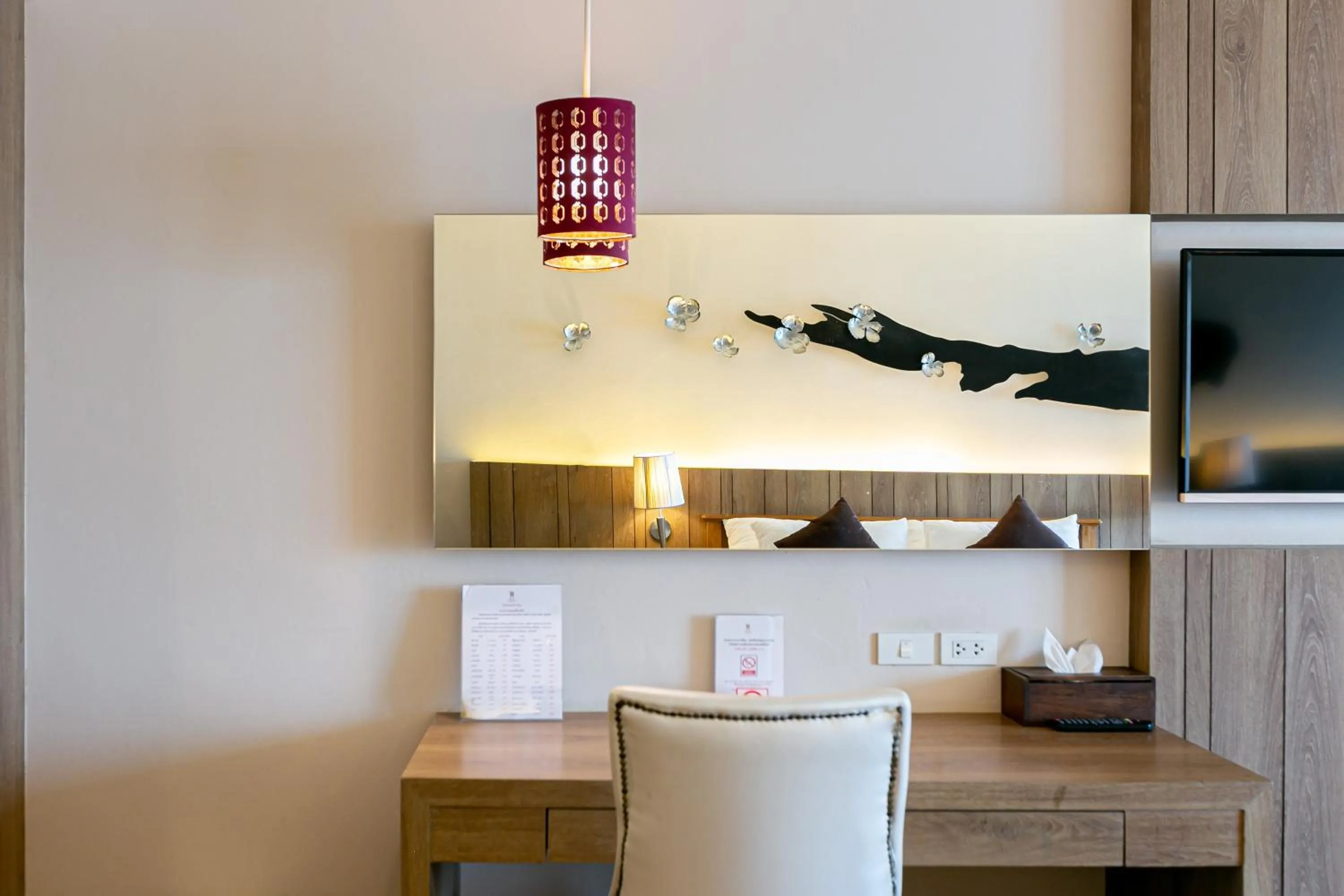 TV and multimedia in Grand Ratchapruek Hotel