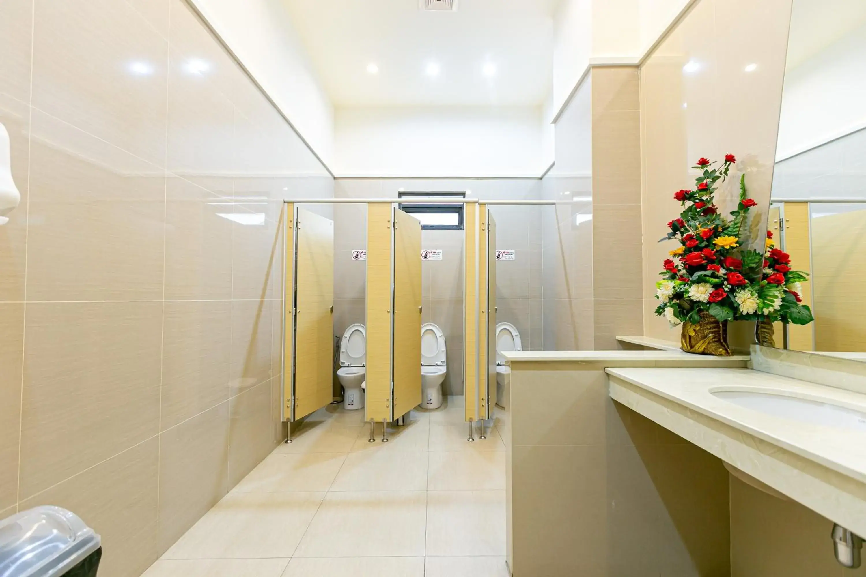 Bathroom in Grand Ratchapruek Hotel Bathroom in Grand Ratchapruek Hotel