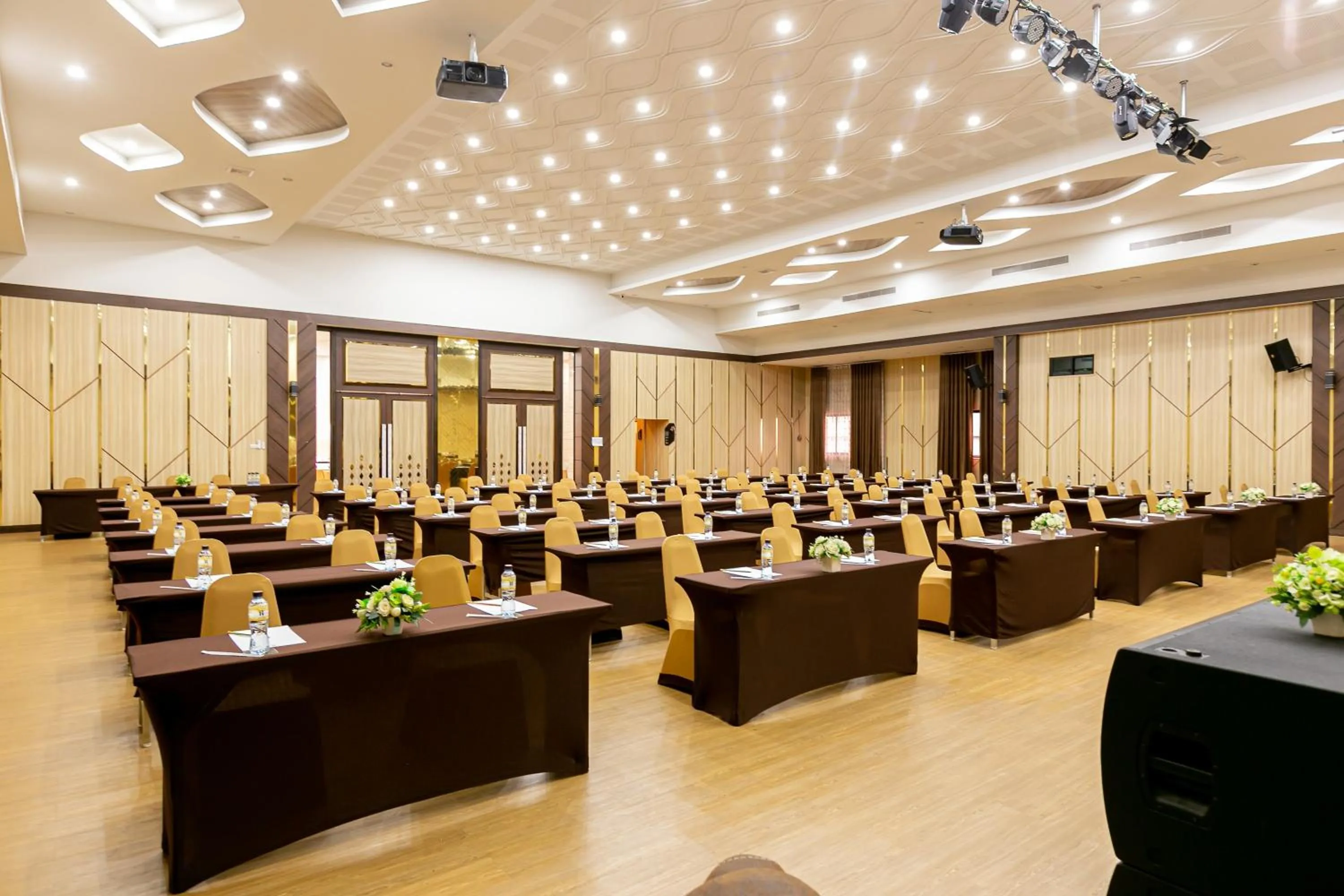 Meeting/conference room in Grand Ratchapruek Hotel