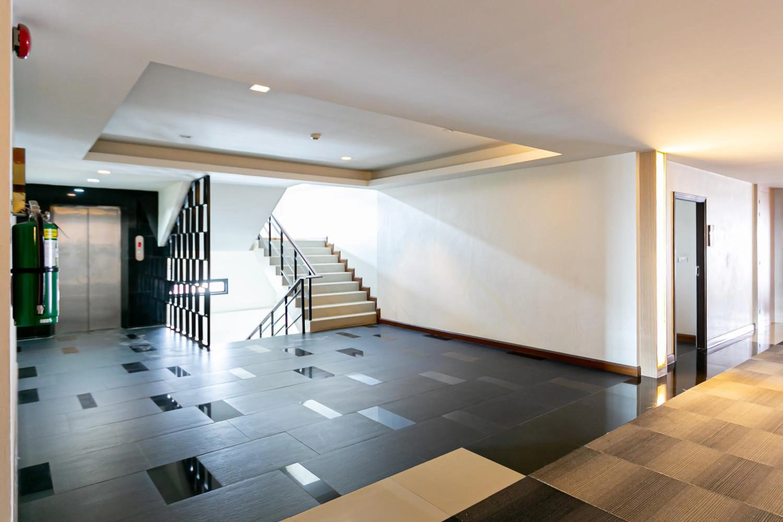 Lobby or reception in Grand Ratchapruek Hotel