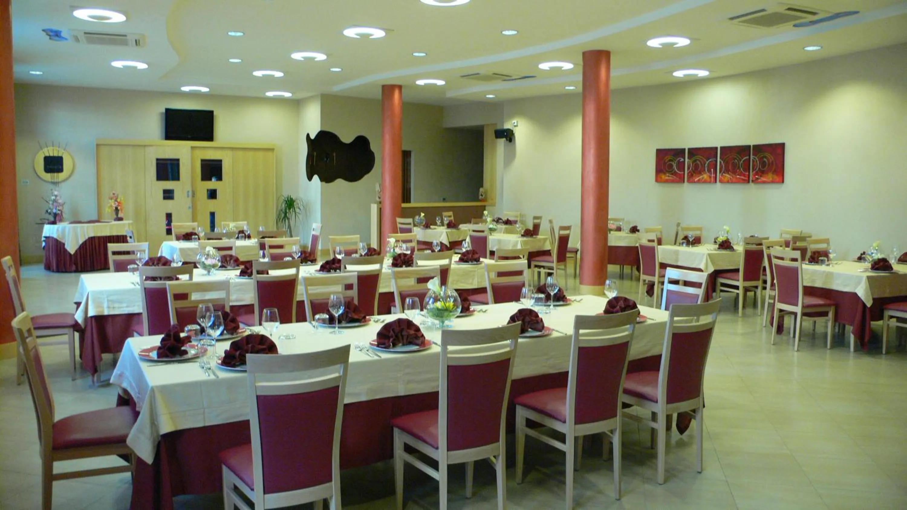Restaurant/places to eat in Hotel Airone