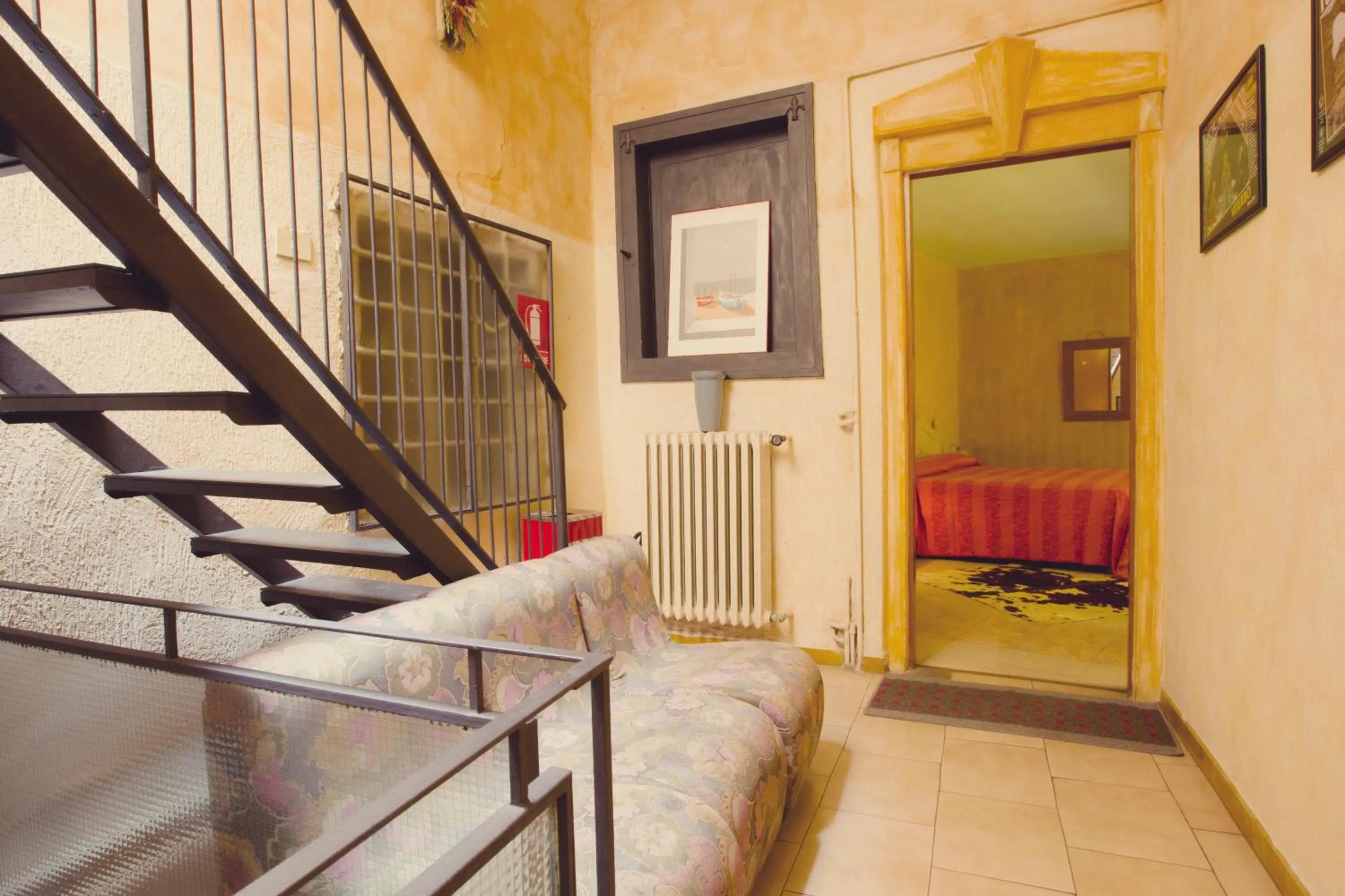 Seating area, Bed in Hotel Centrale