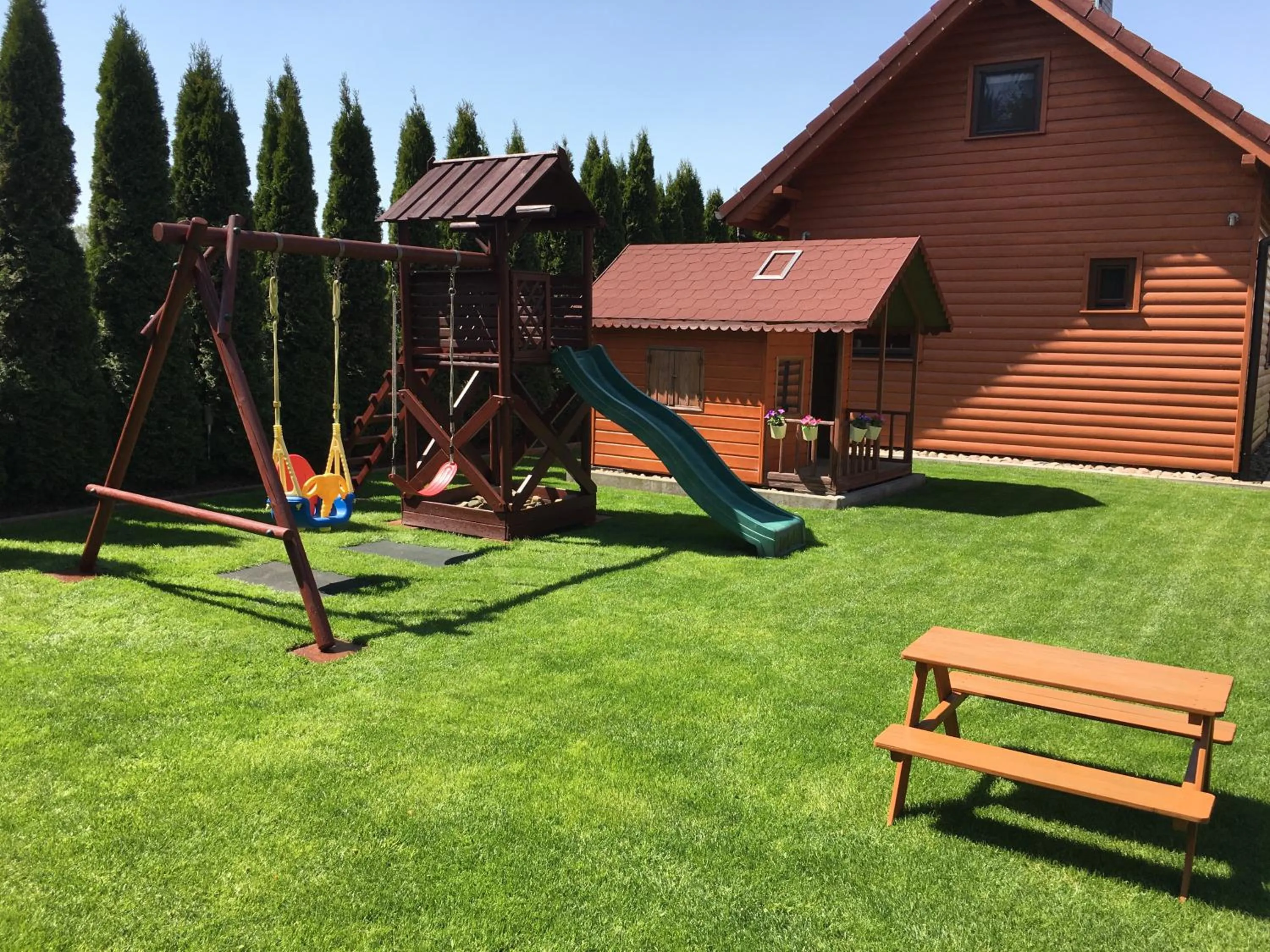 Children play ground in Domki Wczasowe Papaya