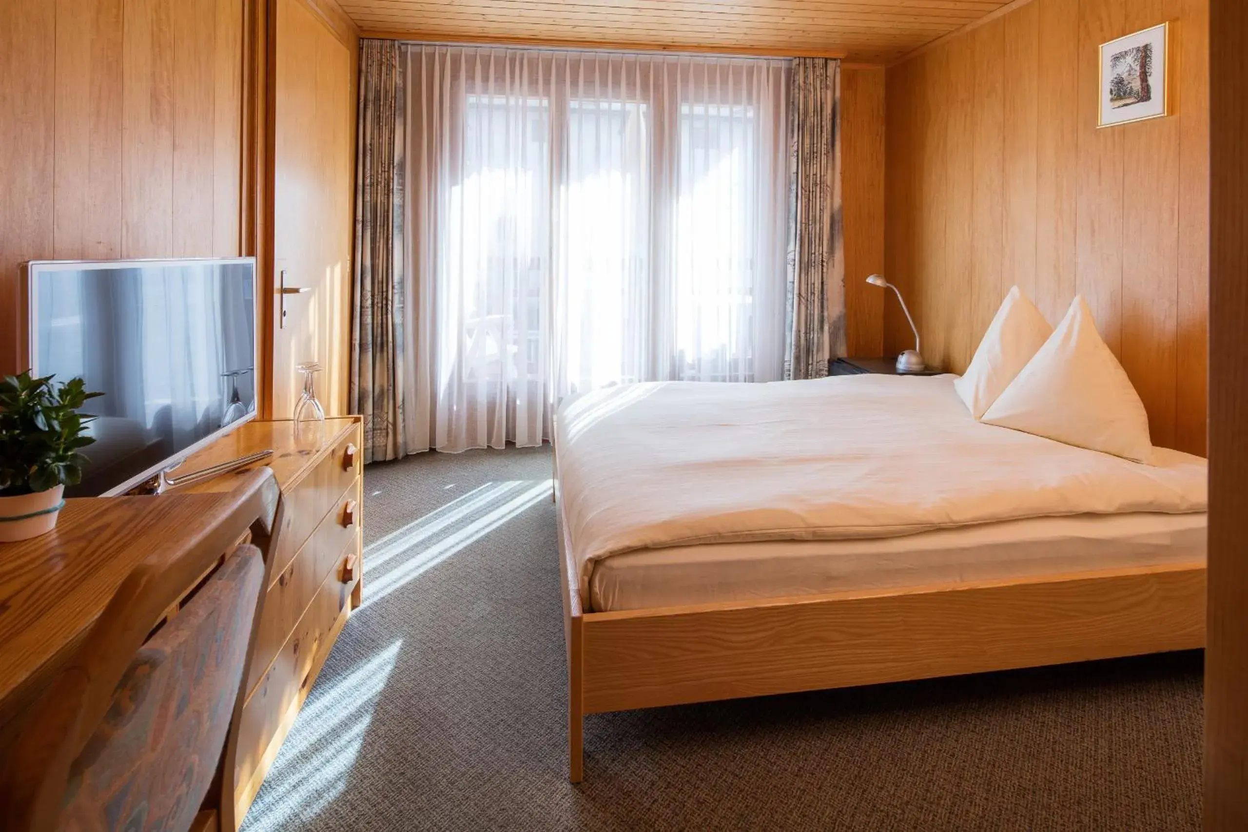 Bed in Hotel Continental Bed in Hotel Continental