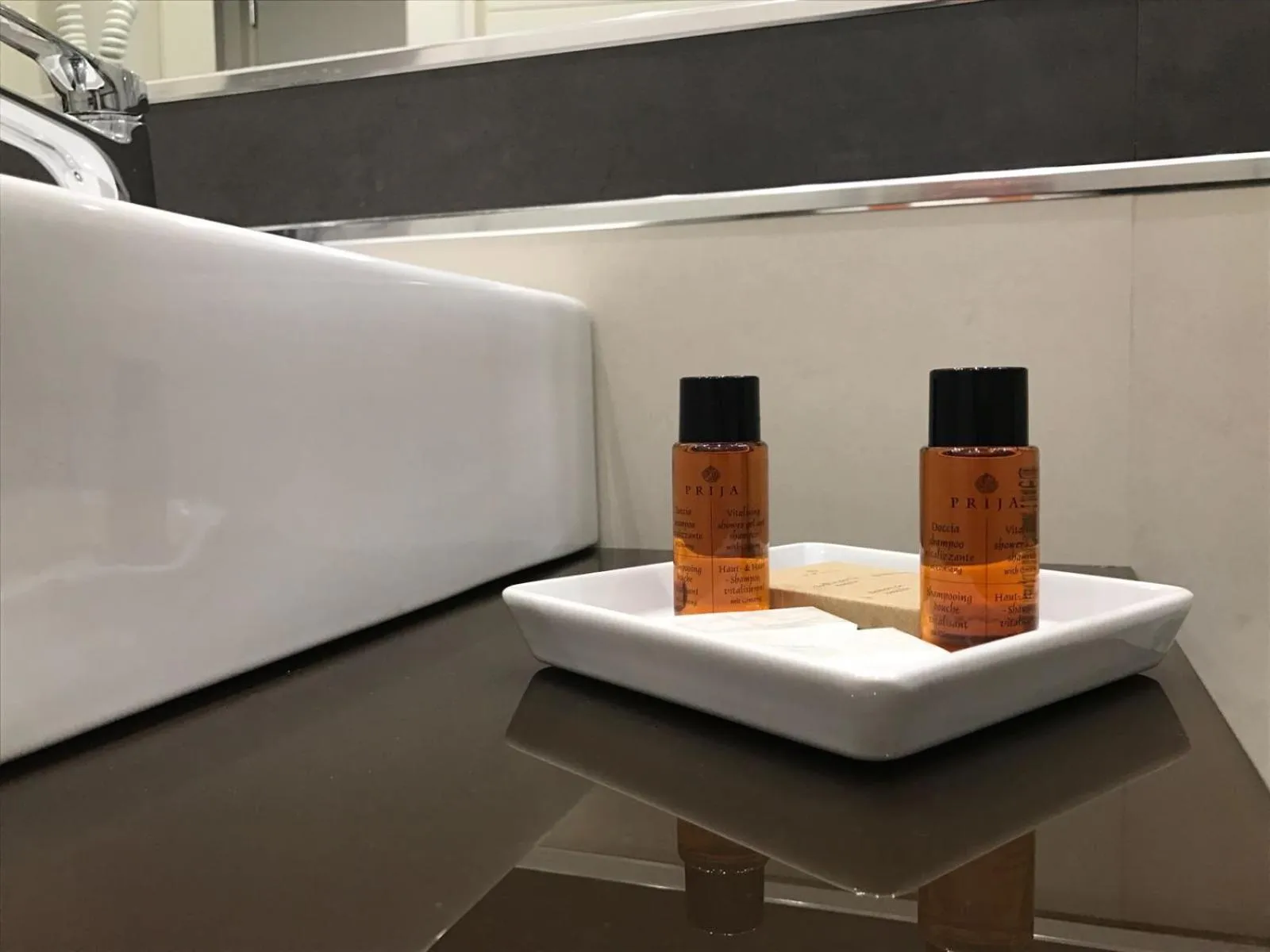 Bathroom in Archeo Hotel