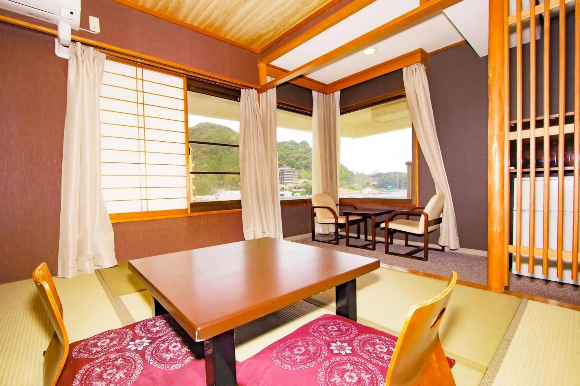 Living room in Ooedo Onsen Monogatari Toi Marine Hotel Living room in Ooedo Onsen Monogatari Toi Marine Hotel