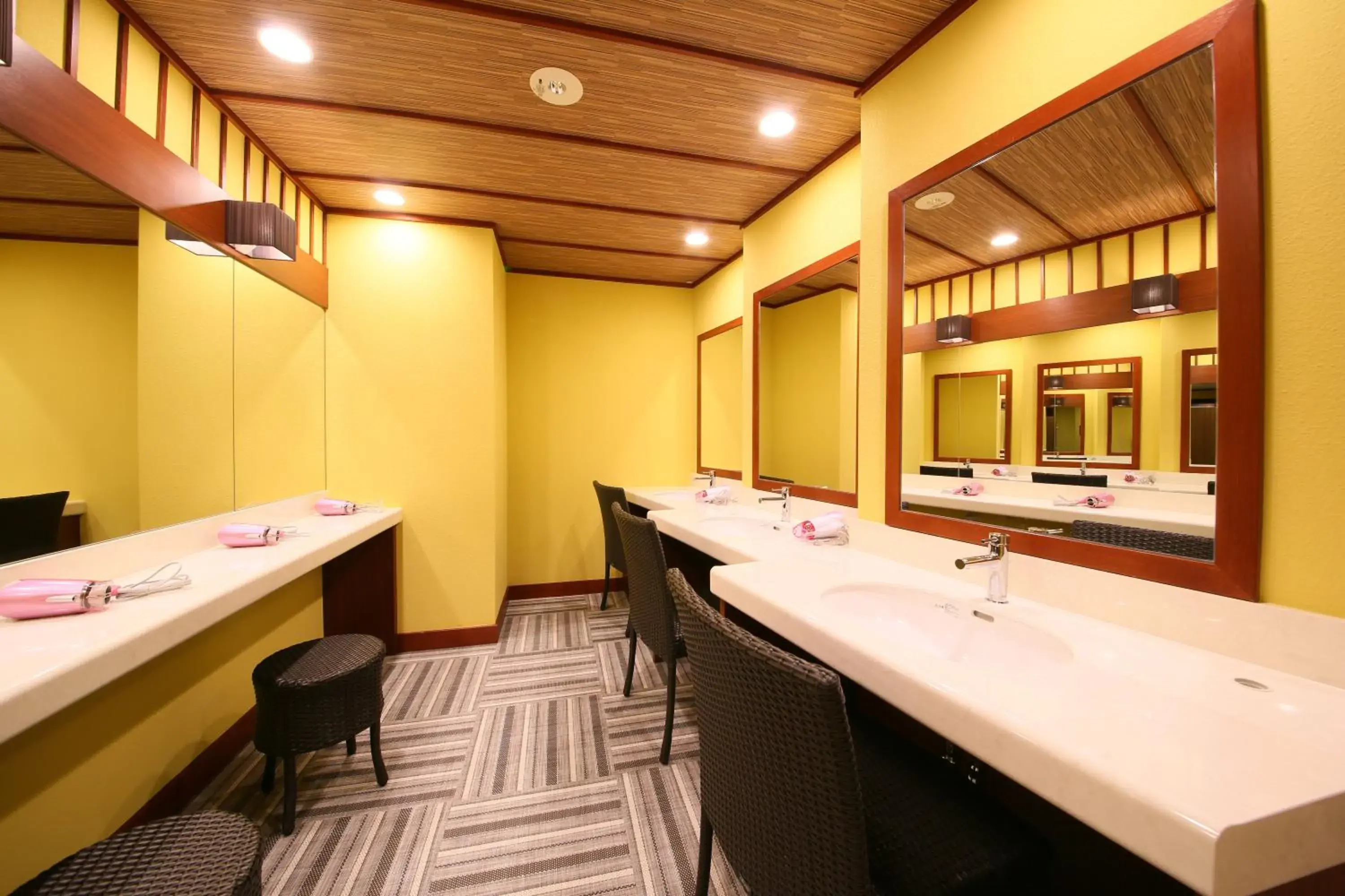 Spa and wellness centre/facilities in Ooedo Onsen Monogatari Toi Marine Hotel Spa and wellness centre/facilities in Ooedo Onsen Monogatari Toi Marine Hotel