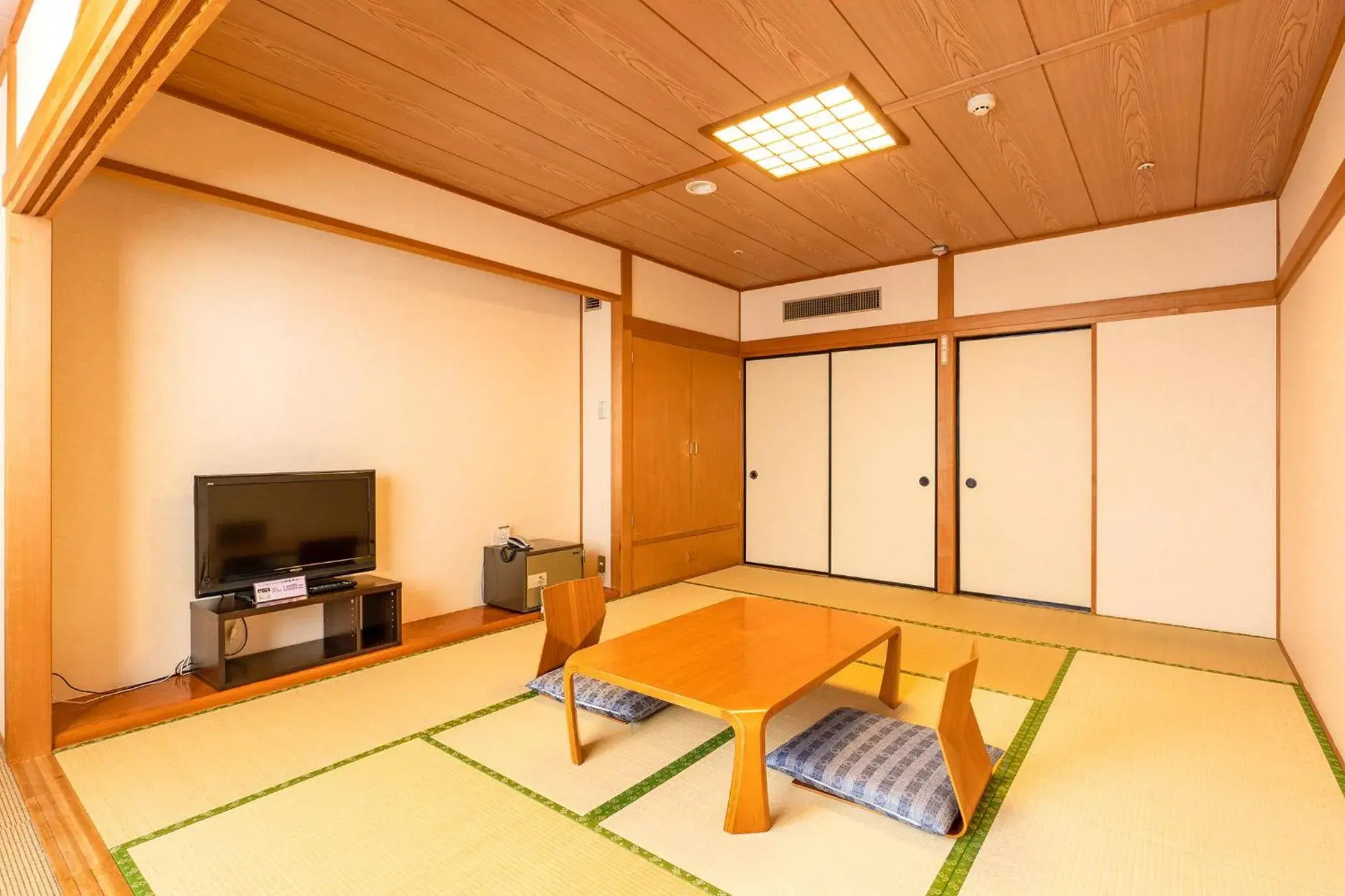 Standard Japanese-Style-Room 35 sqm - single occupancy - Non-Smoking - Shared Bathroom in Ooedo Onsen Monogatari Aizu Standard Japanese-Style-Room 35 sqm - single occupancy - Non-Smoking - Shared Bathroom in Ooedo Onsen Monogatari Aizu