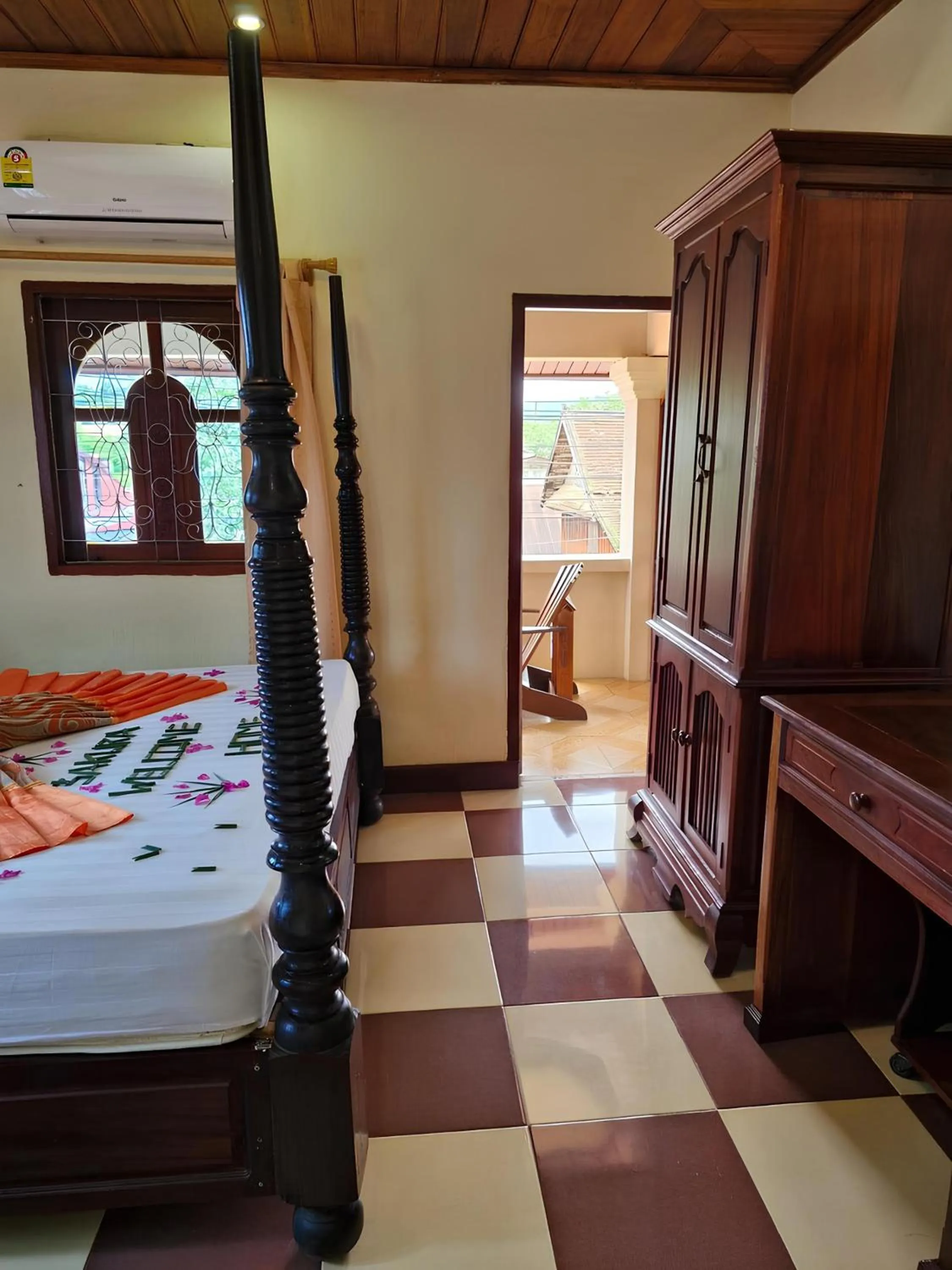 Bed in Sakura Wood House