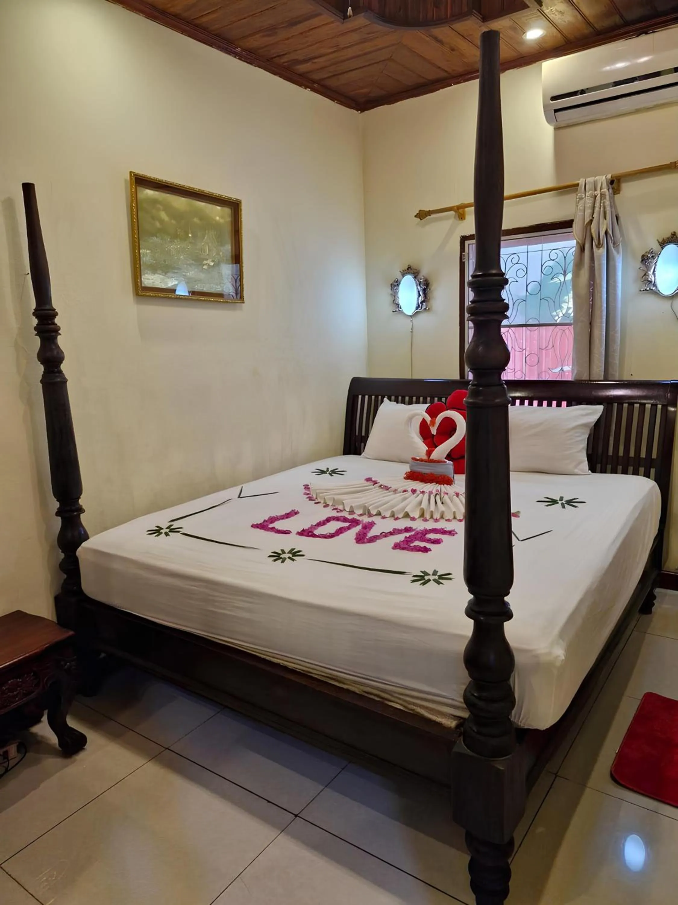 Bed in Sakura Wood House