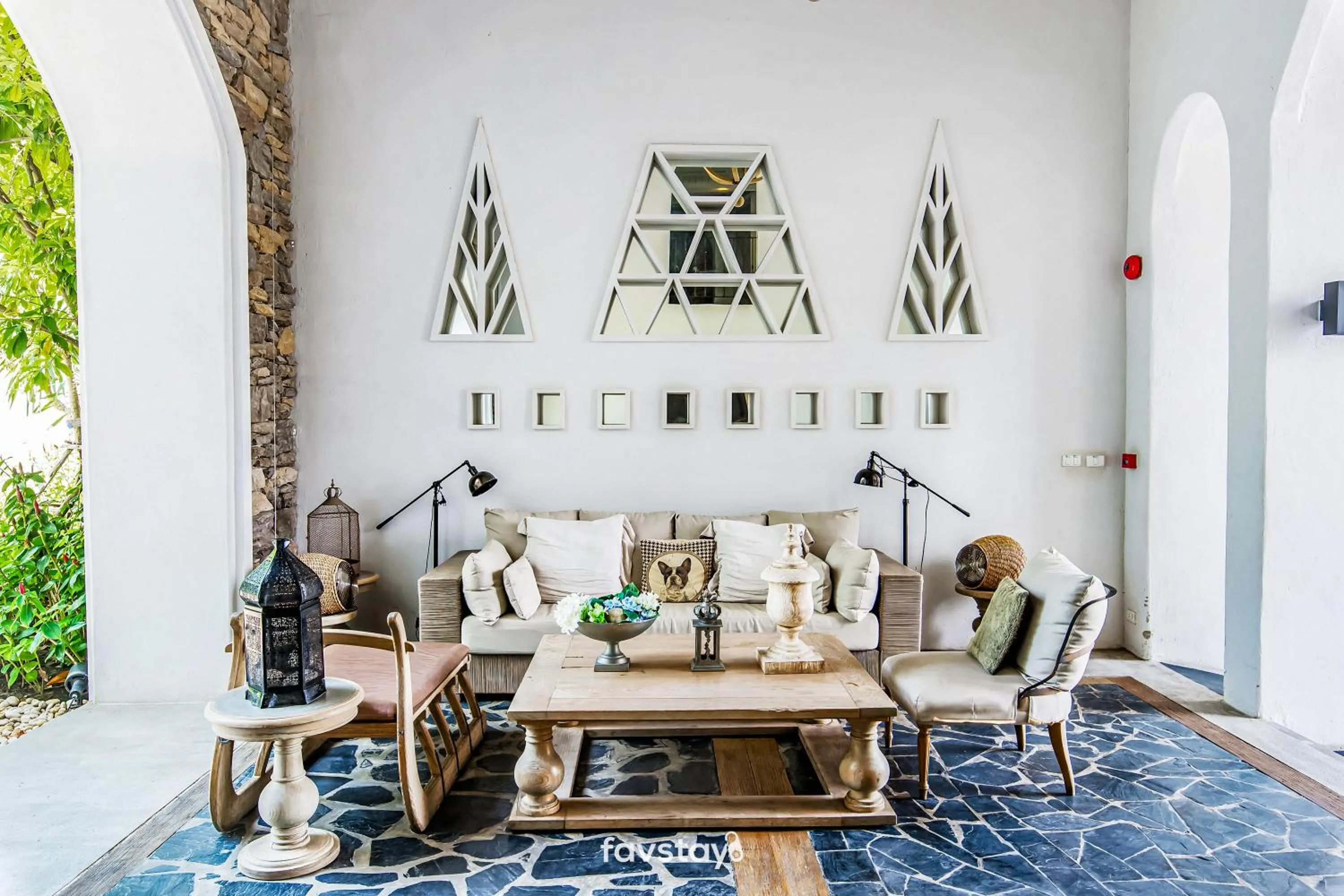 Lobby or reception in Chelona Hua Hin by Favstay