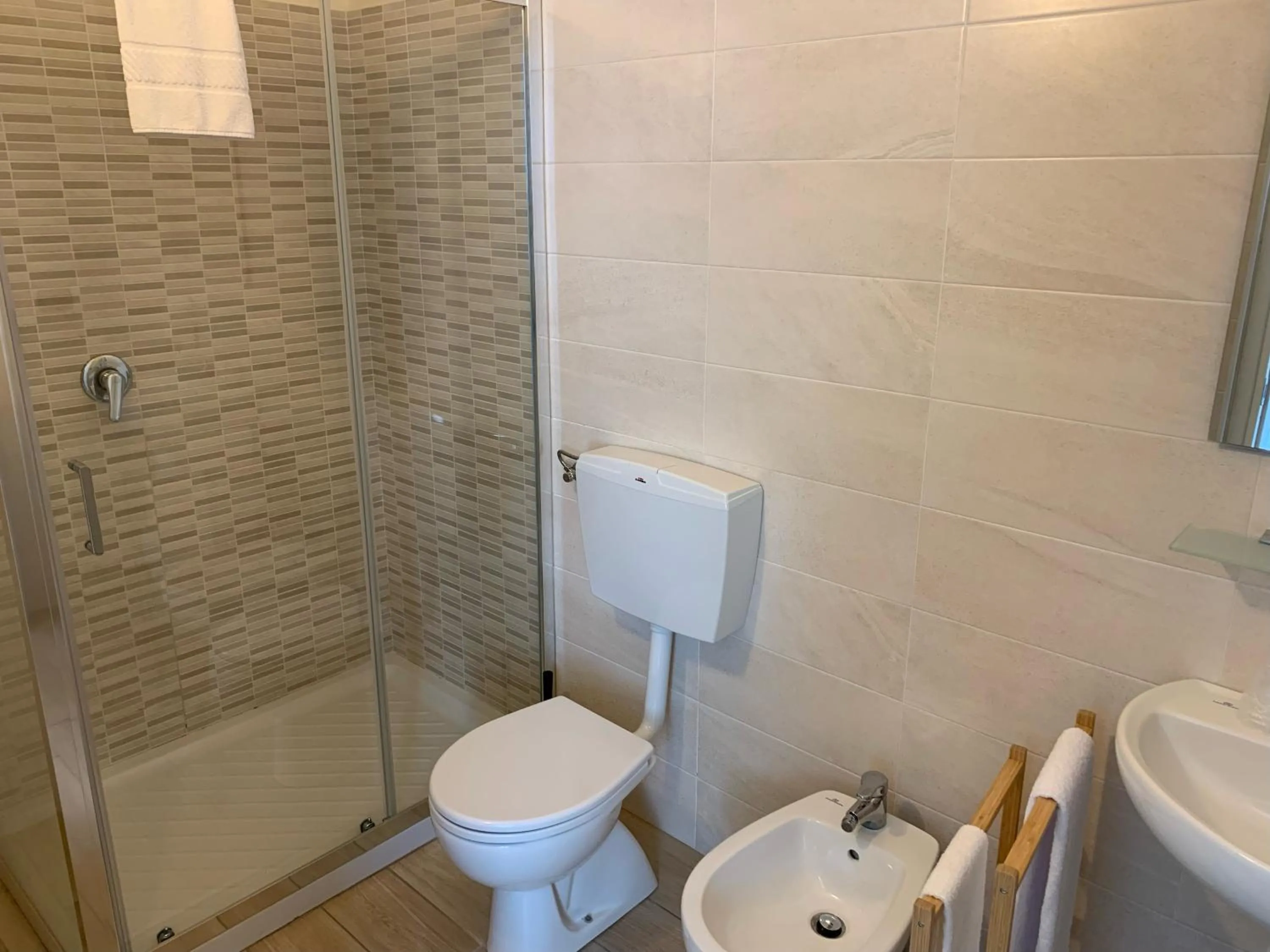 Shower in La Viscontina