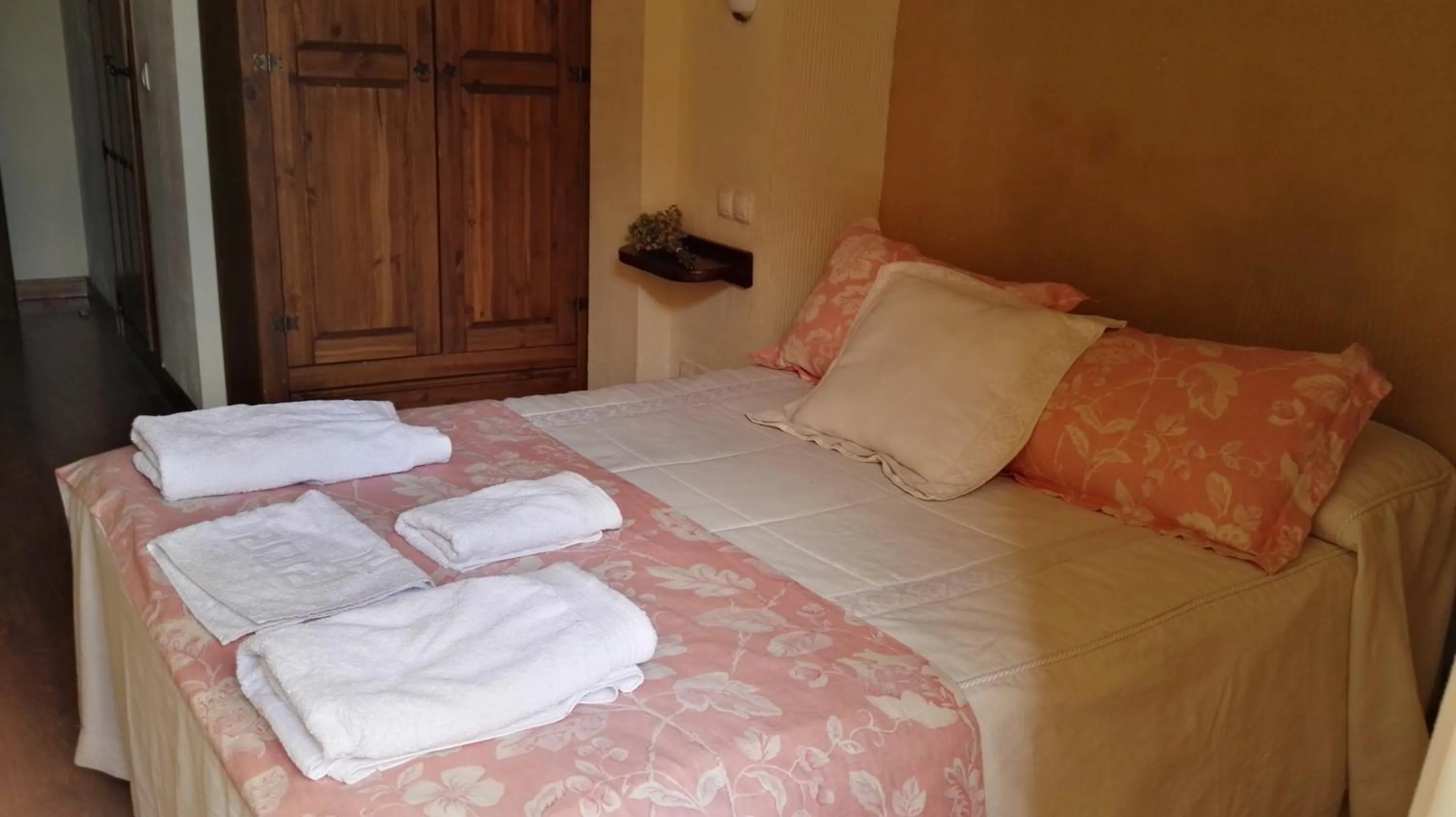 Bedroom, Bed in Hospedería Tía María