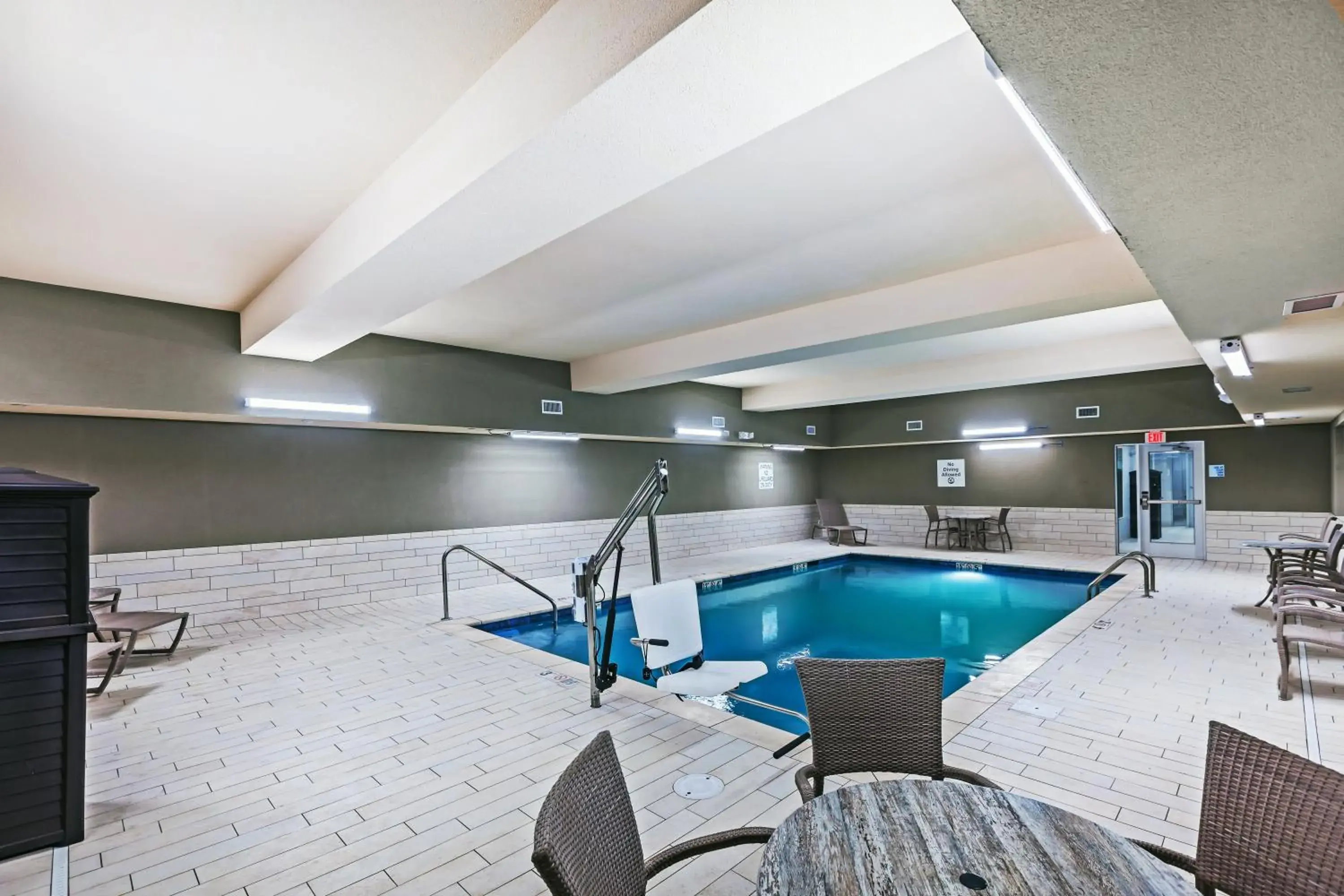 Swimming pool in Holiday Inn Express & Suites - Coffeyville by IHG Swimming pool in Holiday Inn Express & Suites - Coffeyville by IHG
