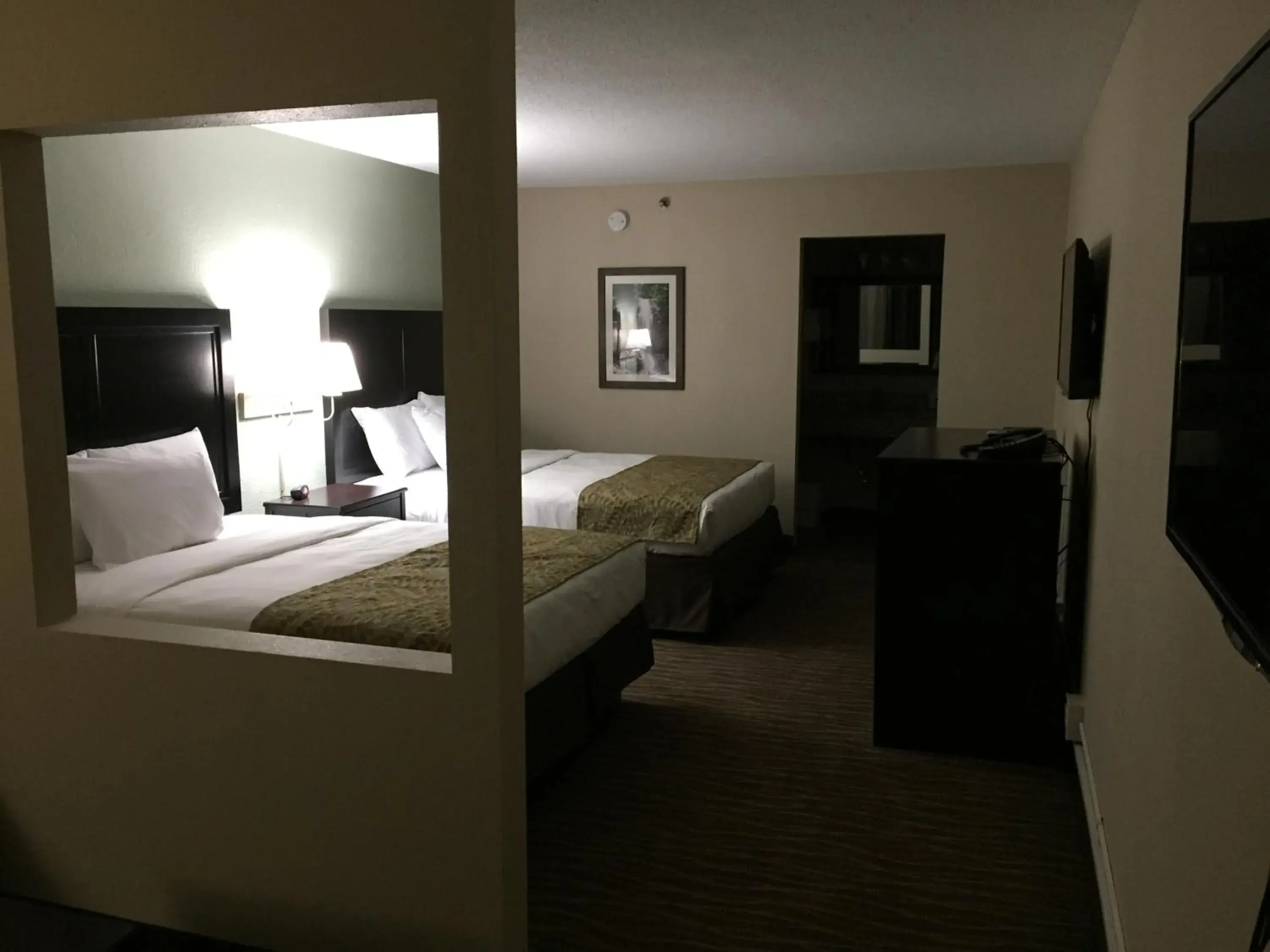 Photo of the whole room, Room Photo in Cascades Mountain Resort, Ascend Hotel Collection