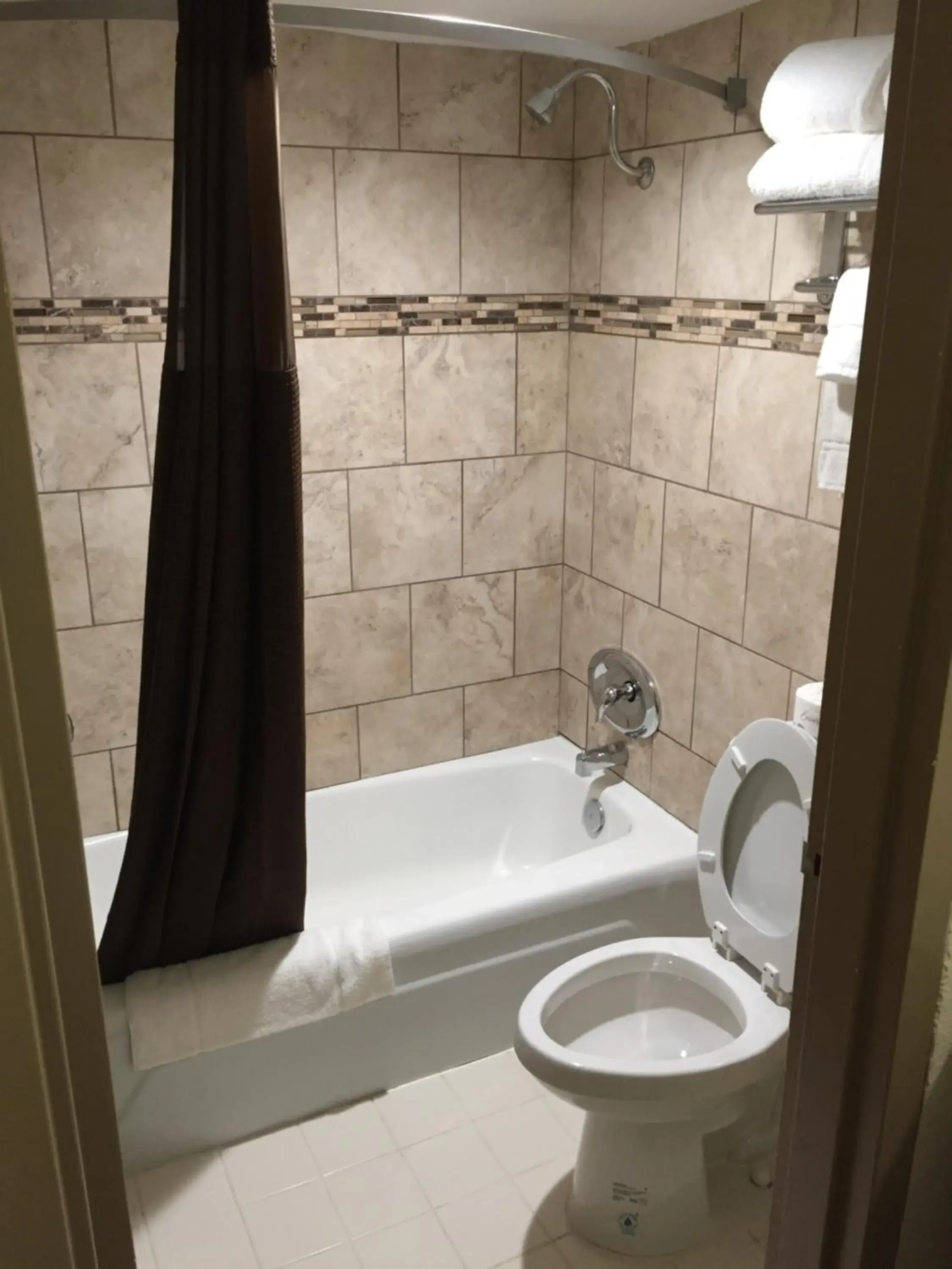 Shower, Bathroom in Cascades Mountain Resort, Ascend Hotel Collection