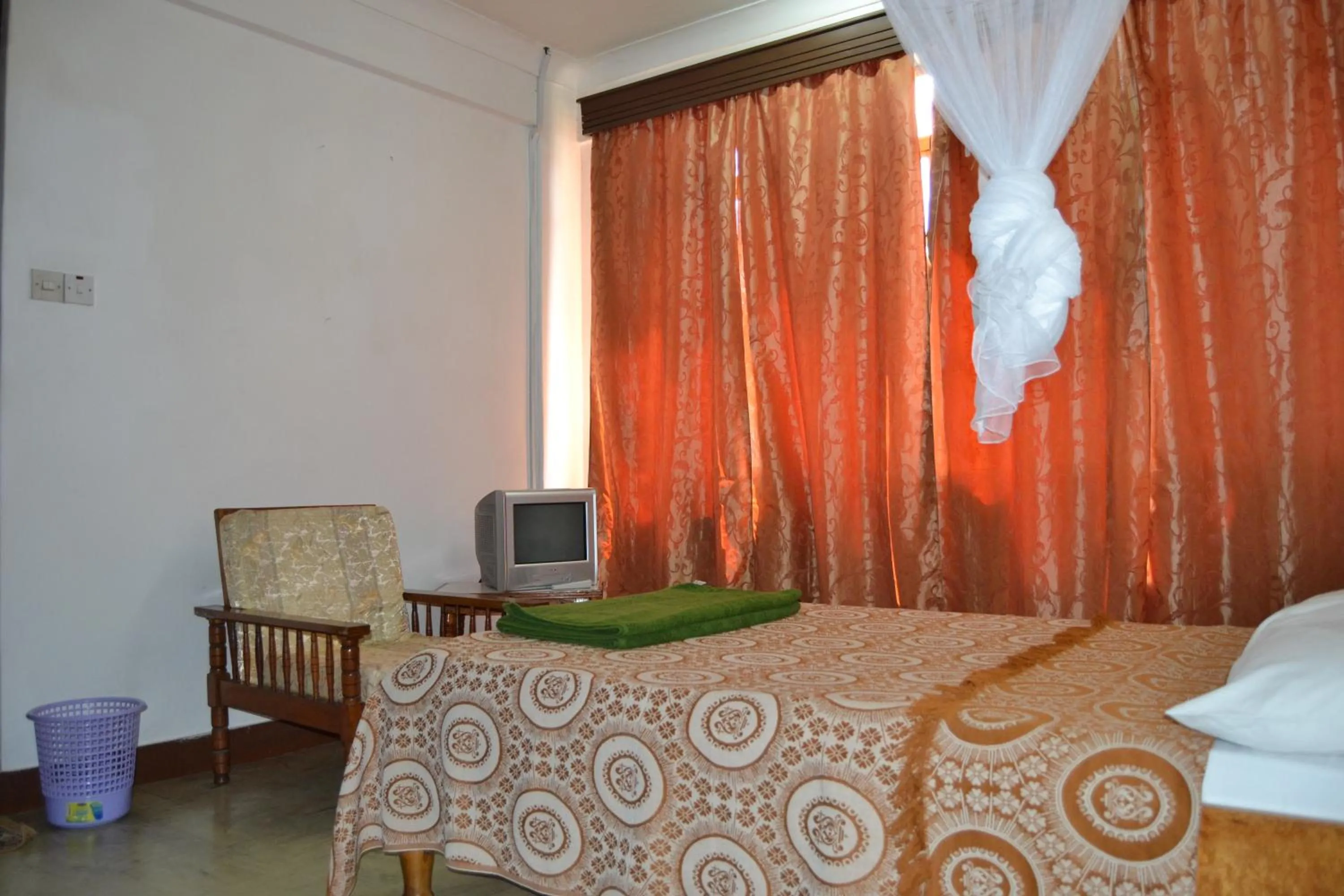 Photo of the whole room, Bed in Manson Hotel