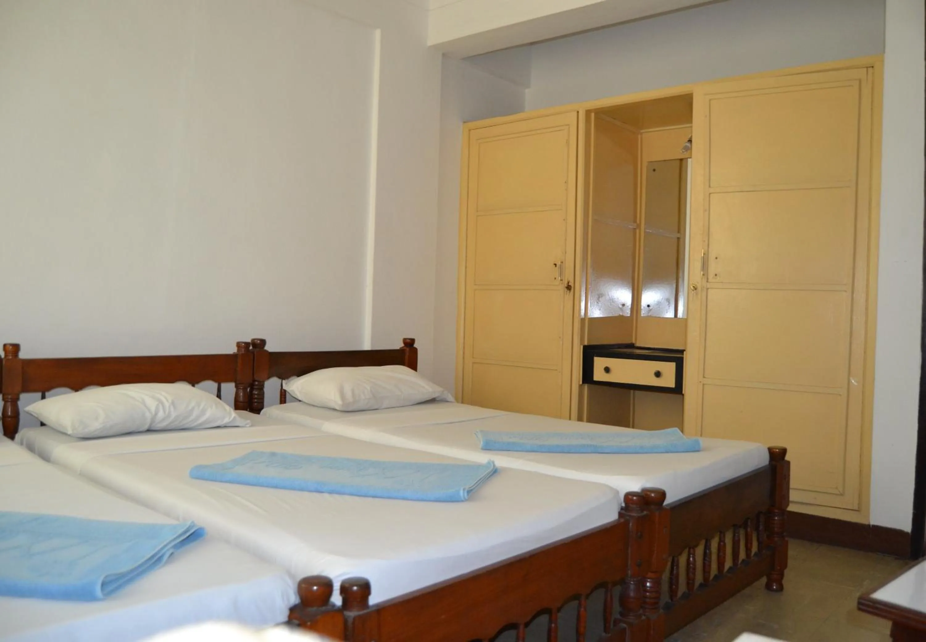 Photo of the whole room, Bed in Manson Hotel