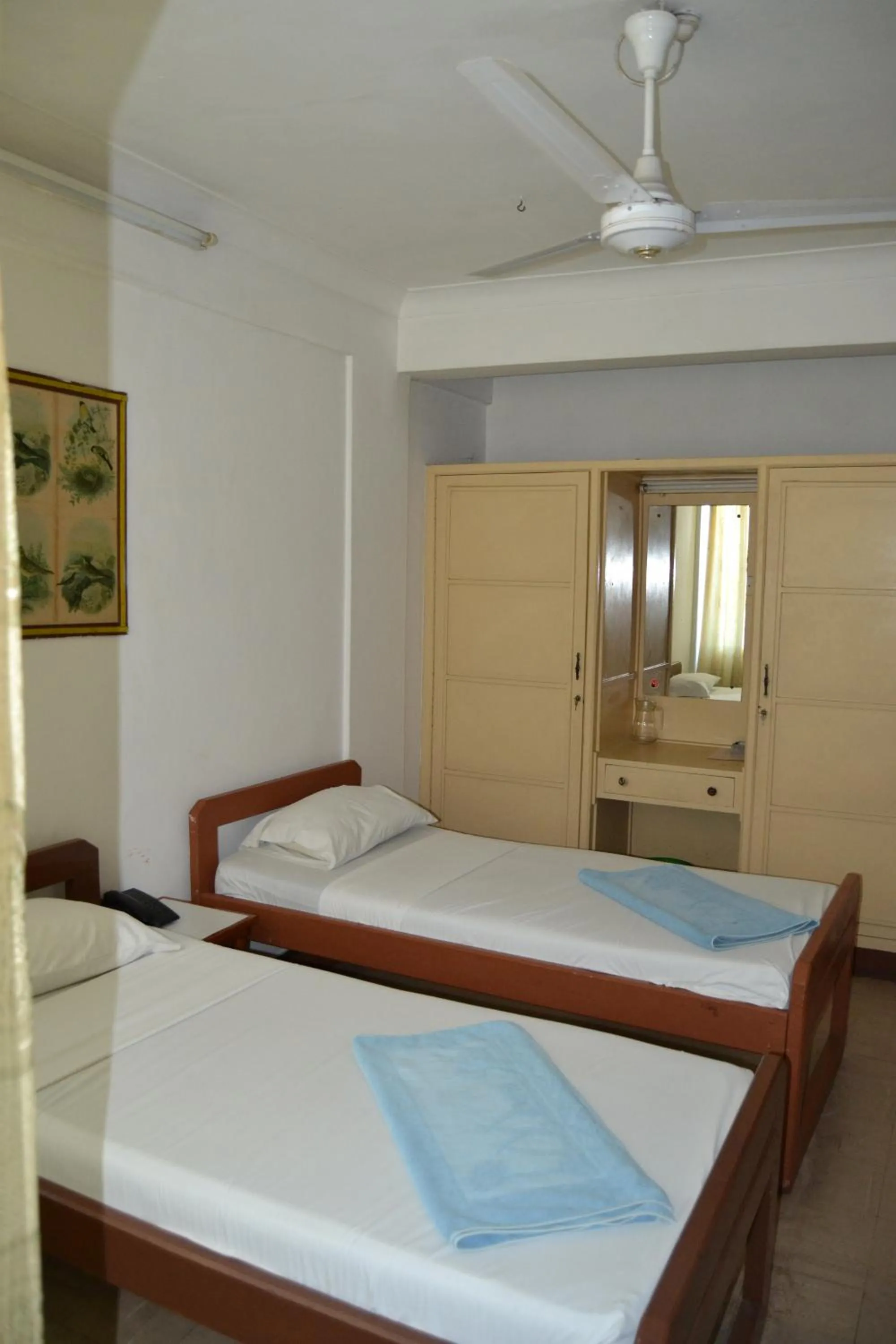 Photo of the whole room, Bed in Manson Hotel