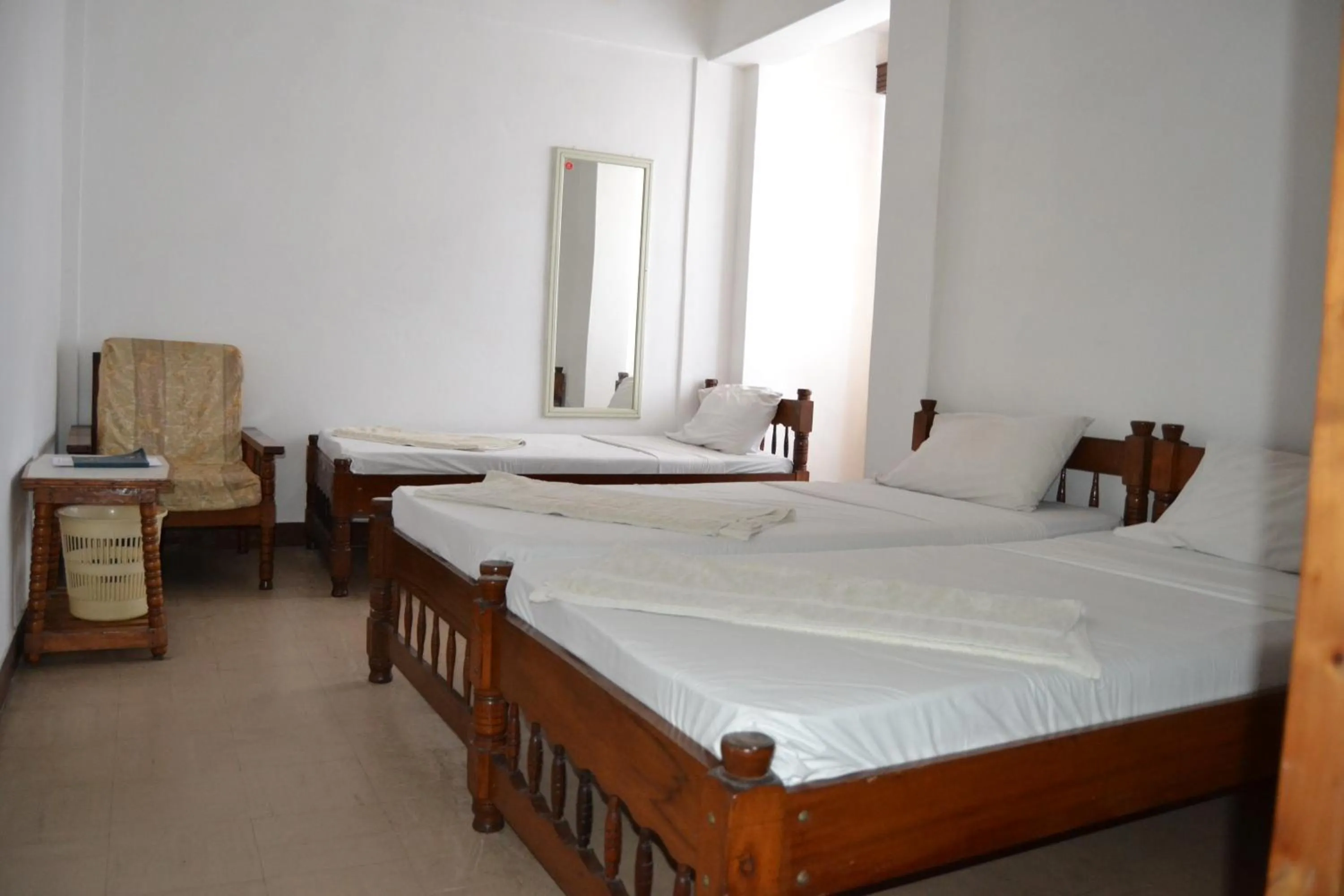 Photo of the whole room, Bed in Manson Hotel