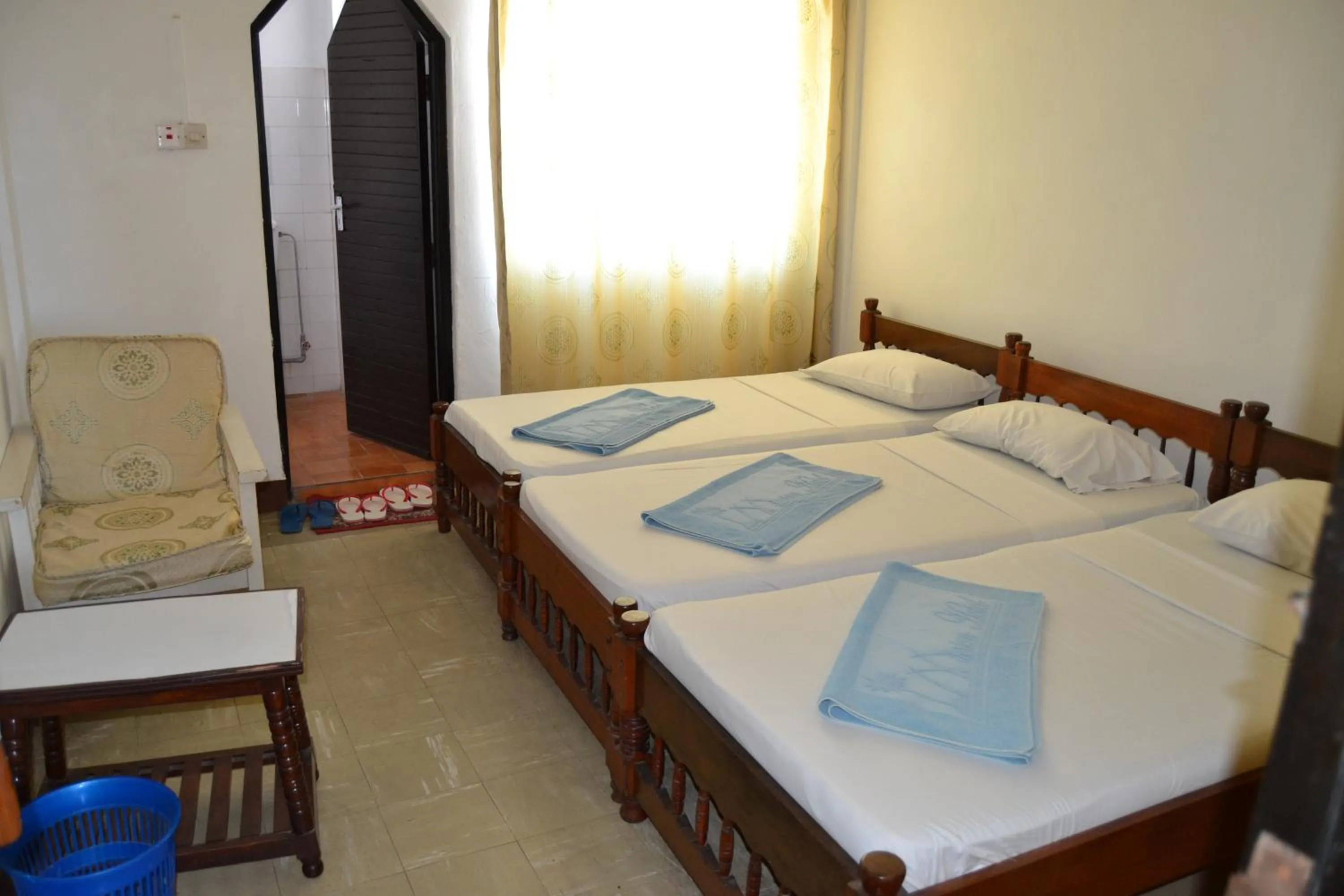 Photo of the whole room, Bed in Manson Hotel