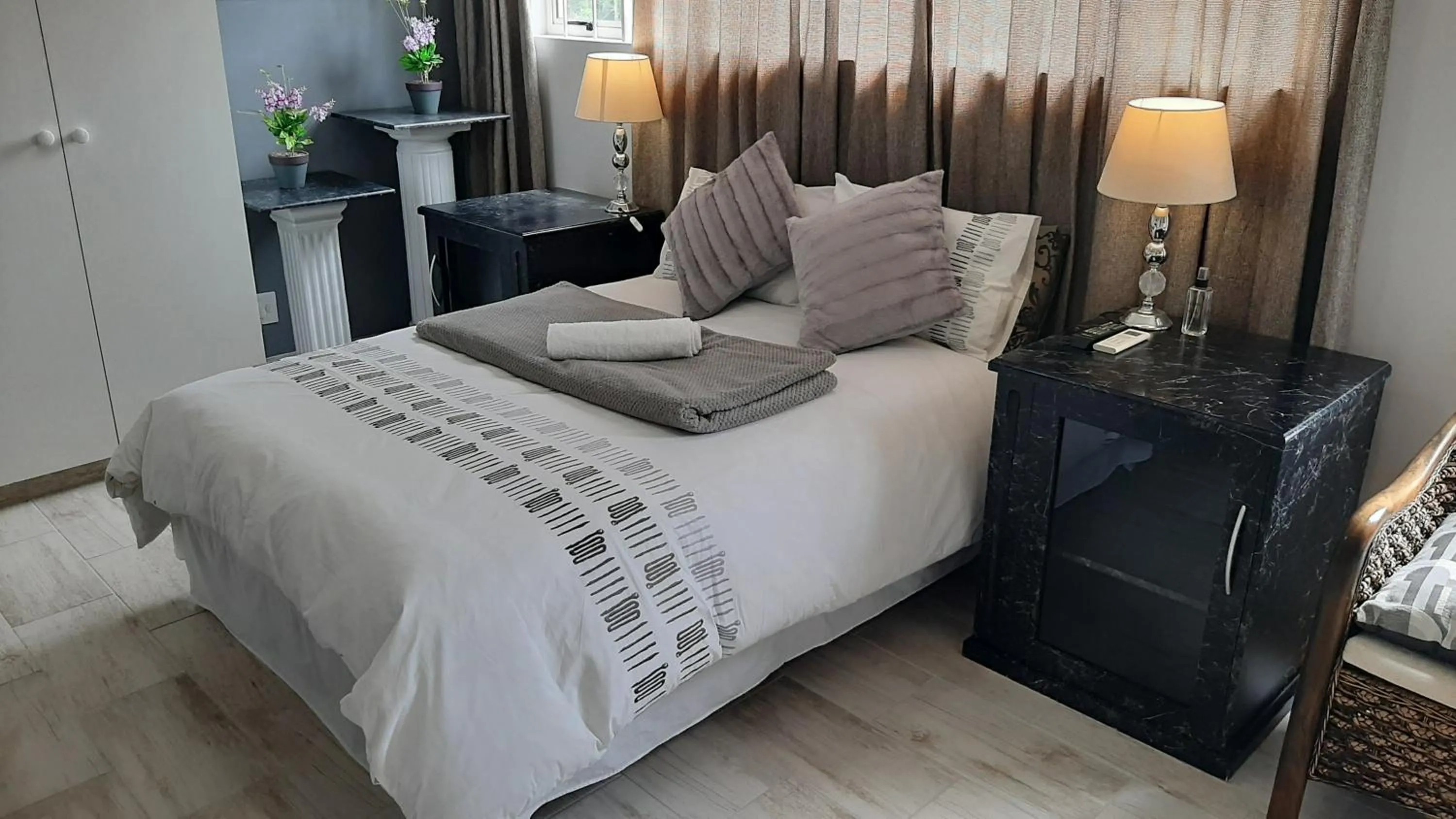 TV and multimedia, Bed in Bella Vista Guest House Umhlanga La Lucia
