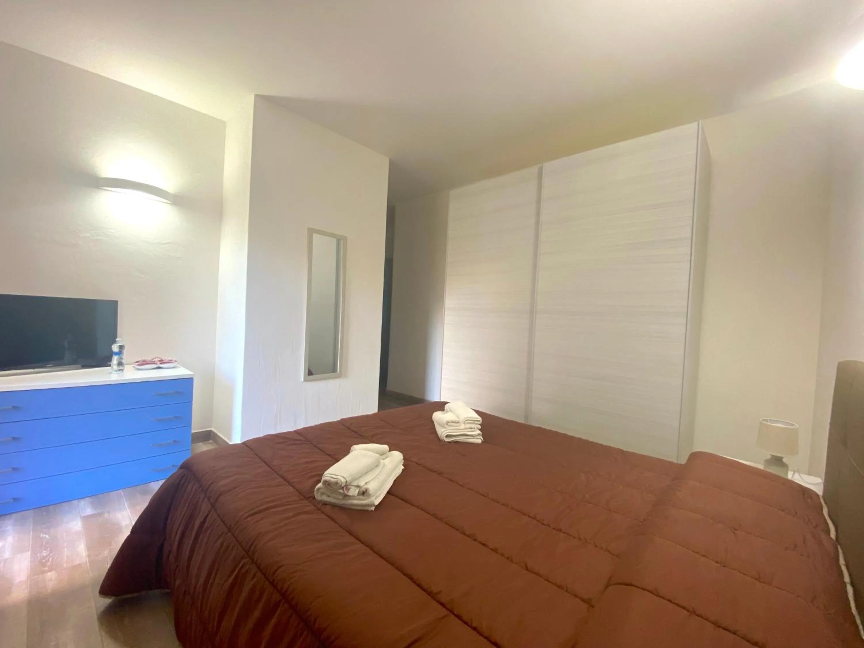 Photo of the whole room, Bed in La Coccinella al mare