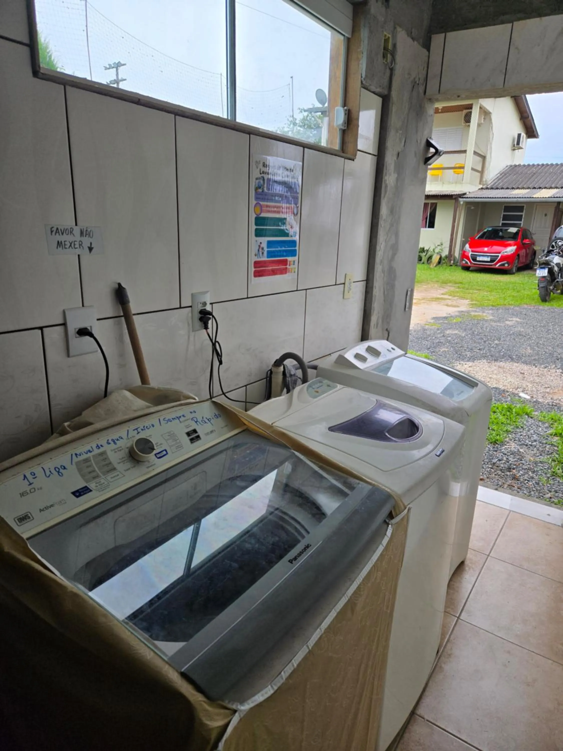 washing machine in Recanto Dos Vargas - Seu refúgio em Floripa com atendimento dos anfitriões