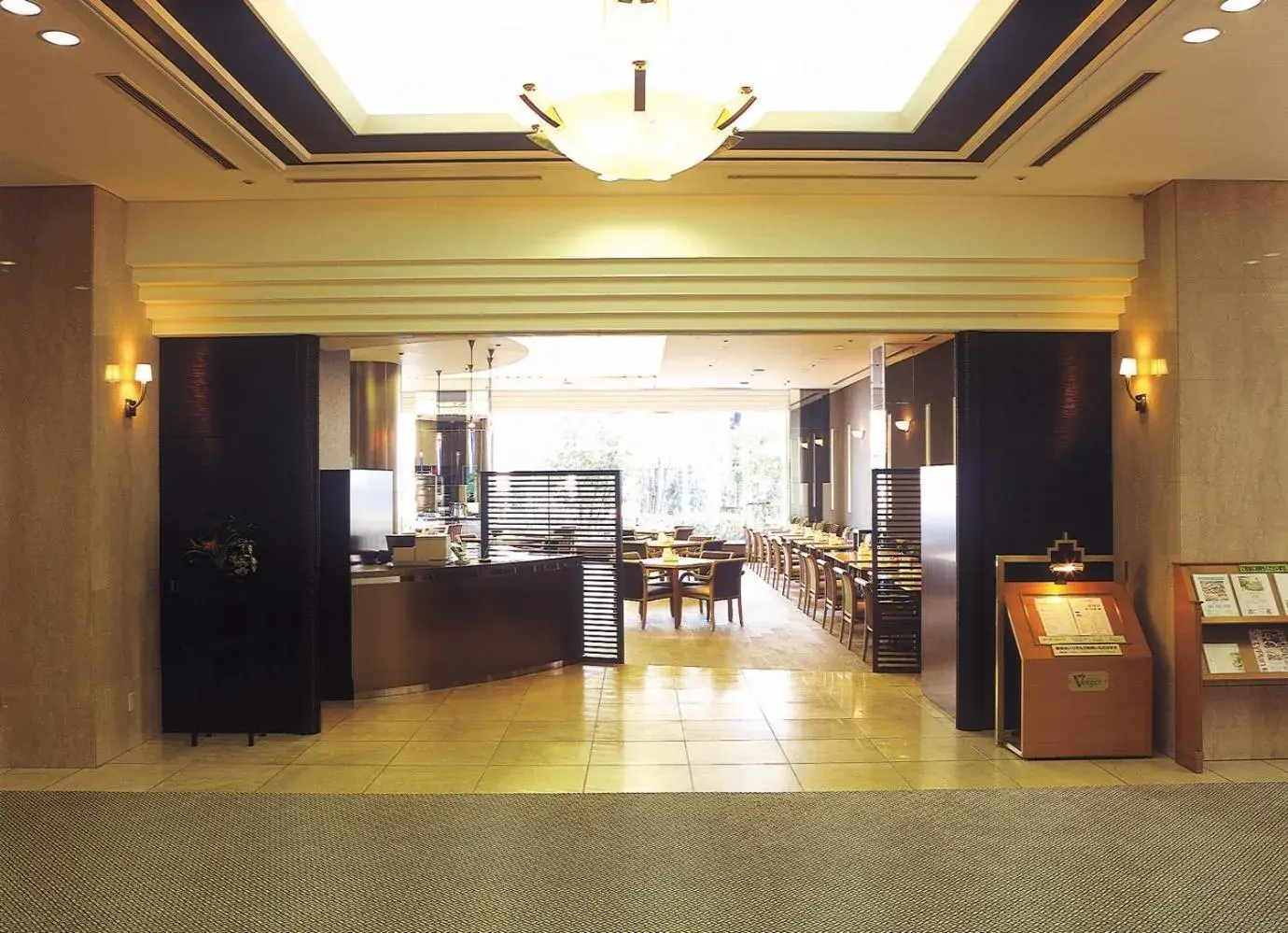 Restaurant/places to eat in Cypress Garden Hotel Restaurant/places to eat in Cypress Garden Hotel