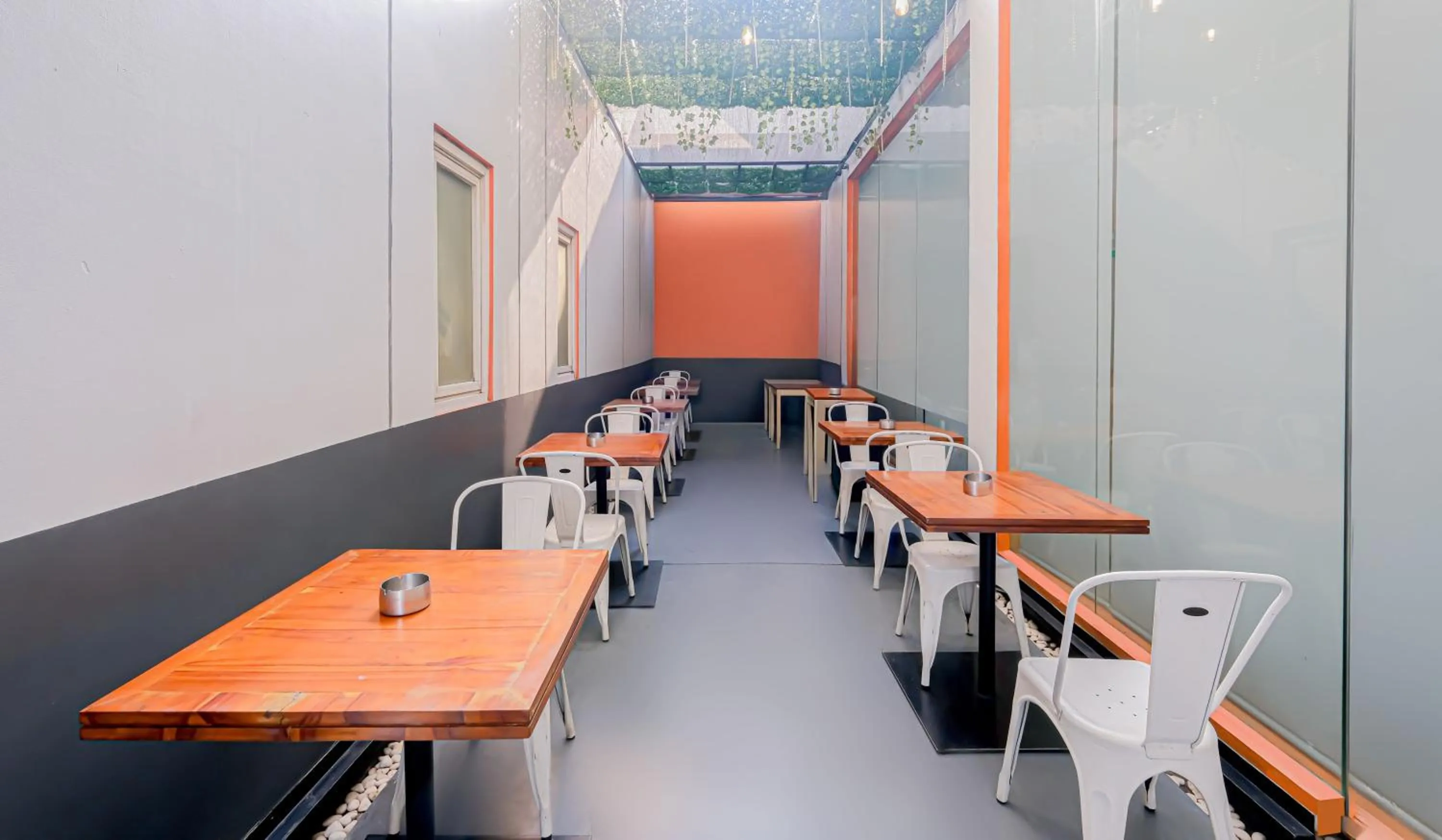 Seating area in Starlet Hotel Serpong