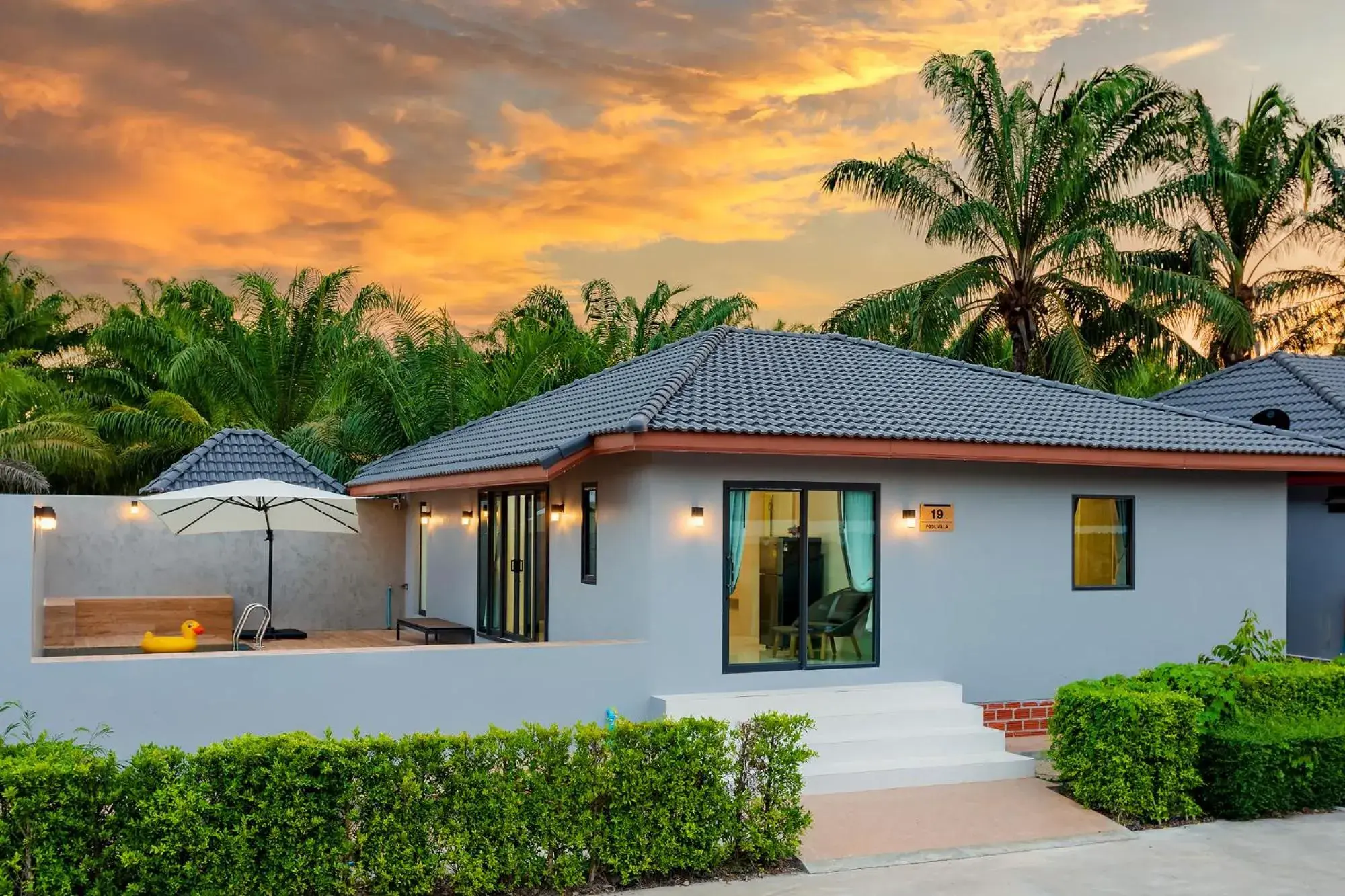 Property building in Neenlawat Riverside Property building in Neenlawat Riverside