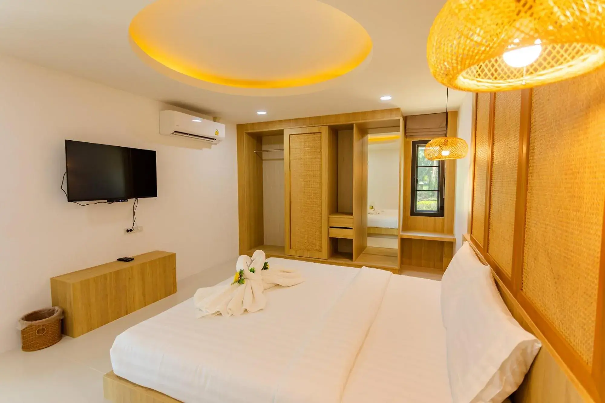 Communal lounge/ TV room, Bed in Neenlawat Riverside Communal lounge/ TV room, Bed in Neenlawat Riverside