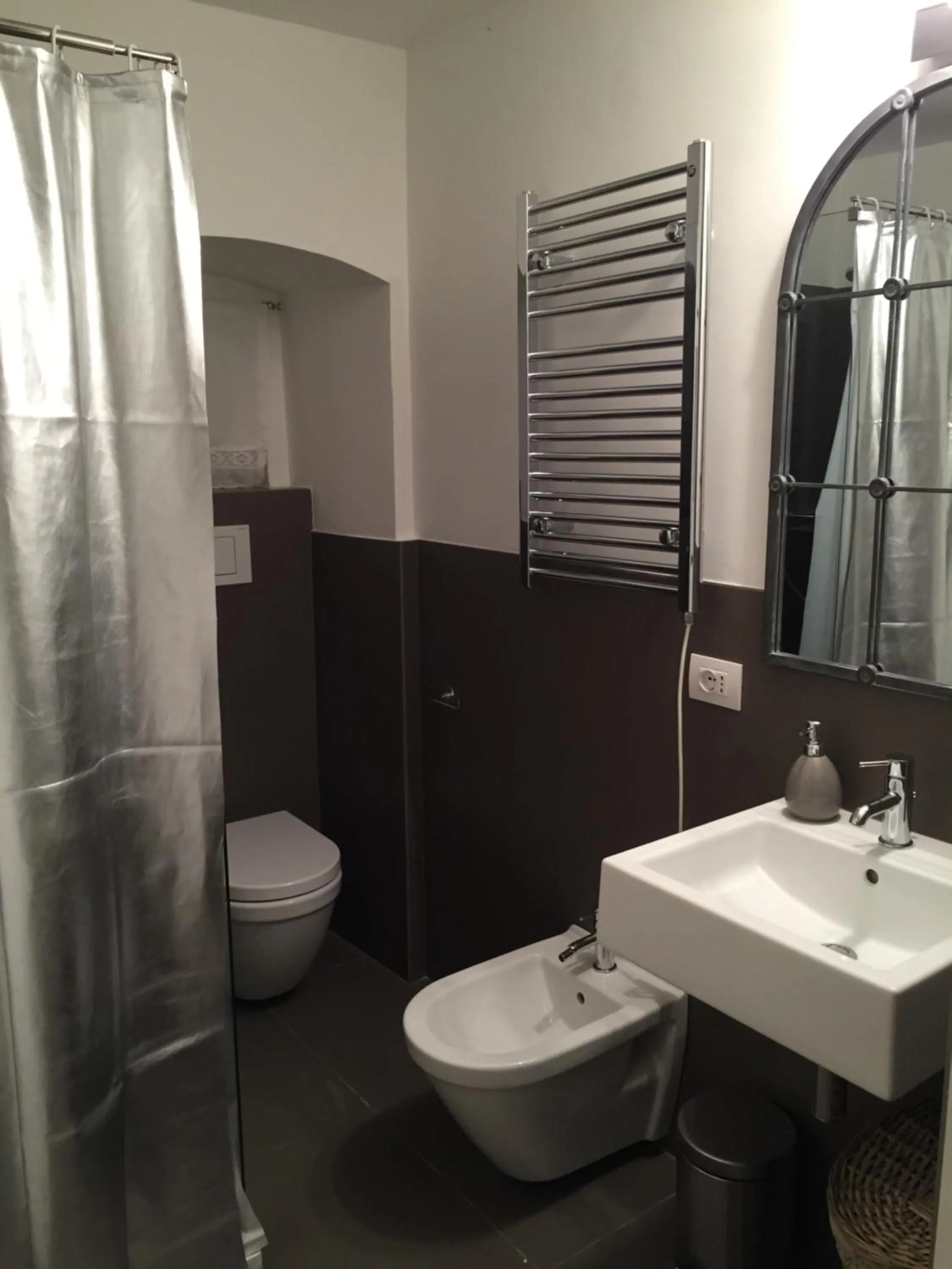 Bathroom in Bozzi 1910