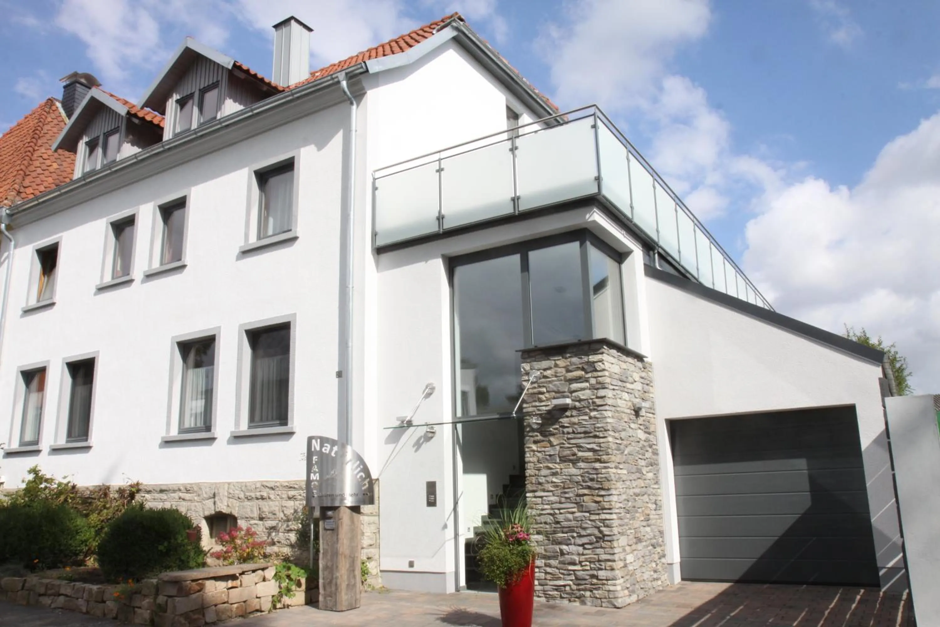 Facade/entrance in Natürlich FAMOS Schlafen