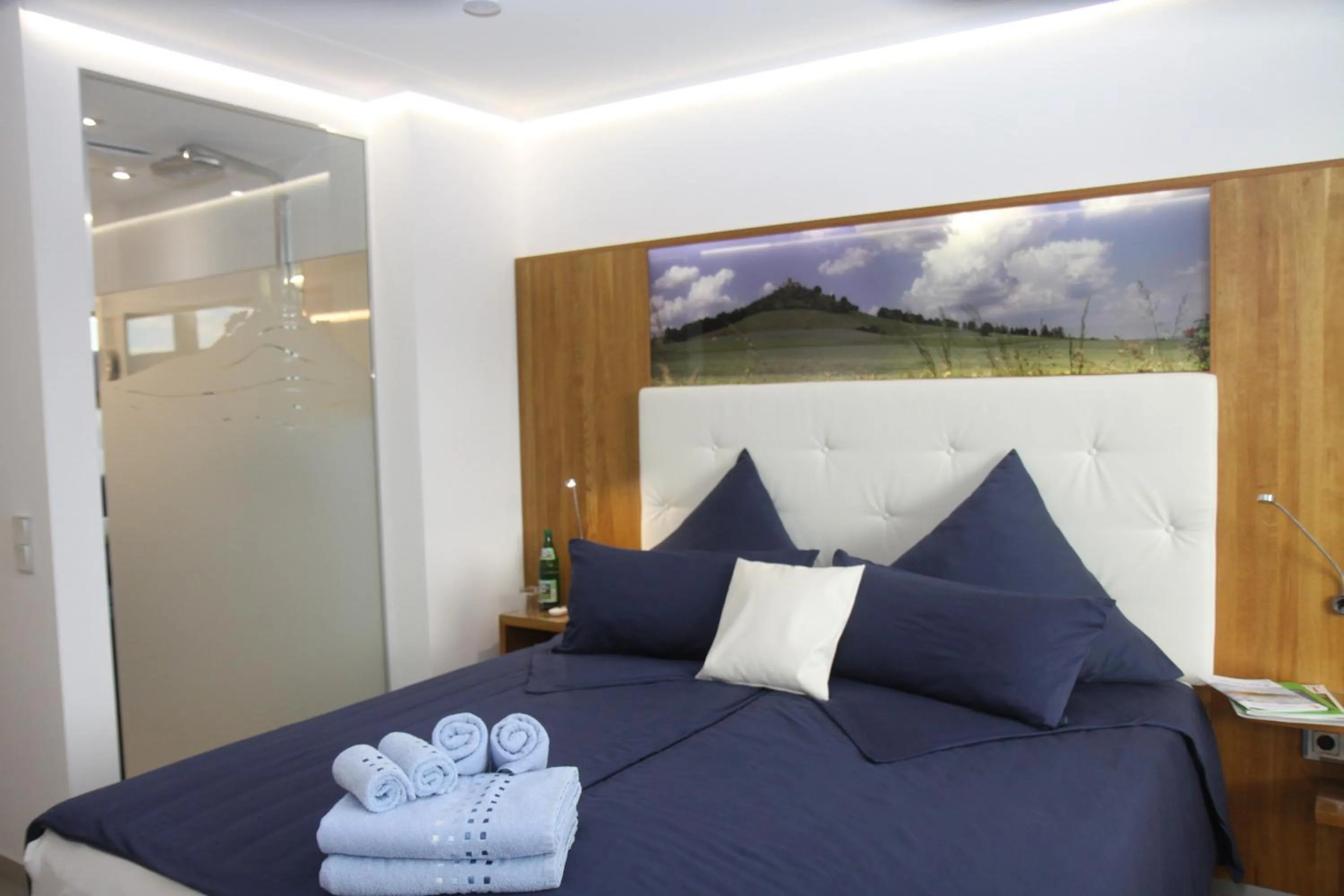Photo of the whole room, Bed in Natürlich FAMOS Schlafen