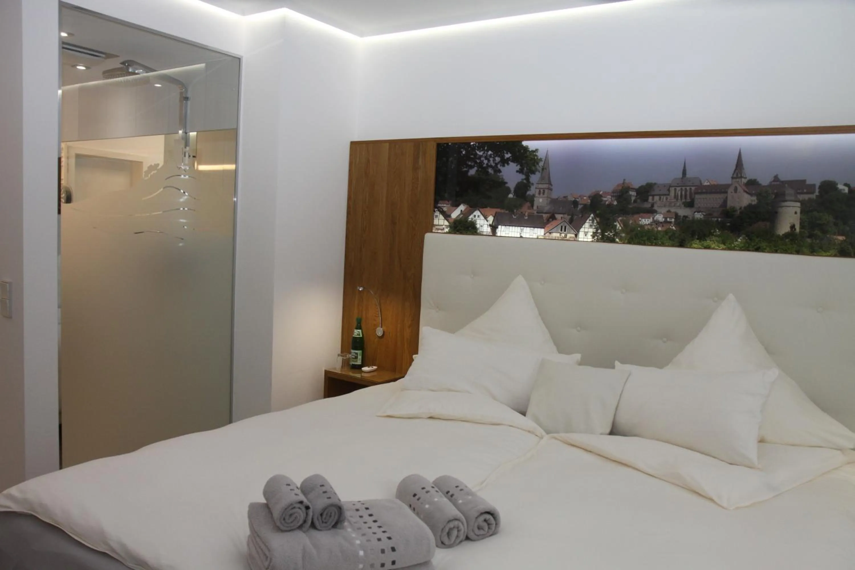 Photo of the whole room, Bed in Natürlich FAMOS Schlafen