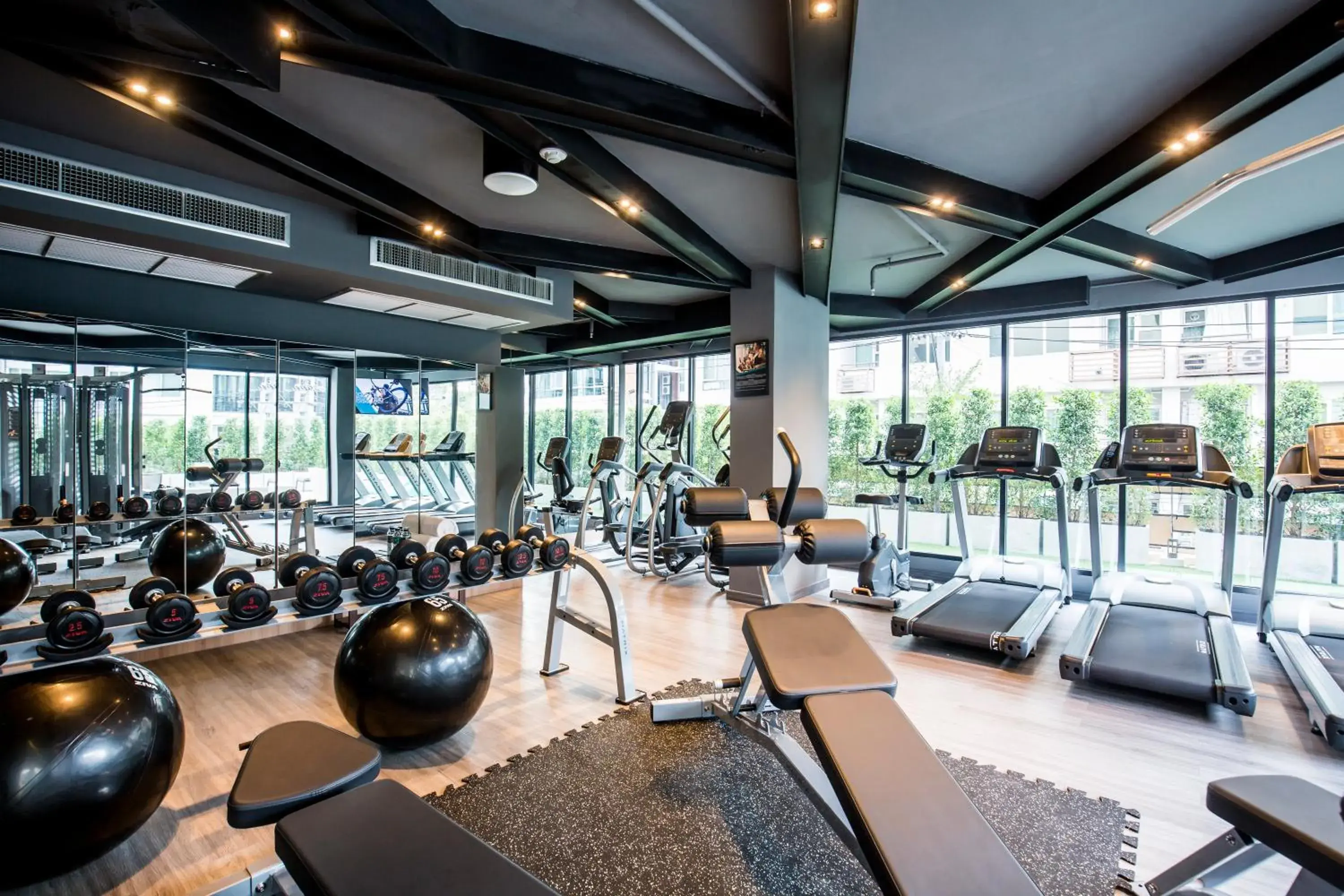 Fitness centre/facilities in Cross Vibe Bangkok Sukhumvit Fitness centre/facilities in Cross Vibe Bangkok Sukhumvit